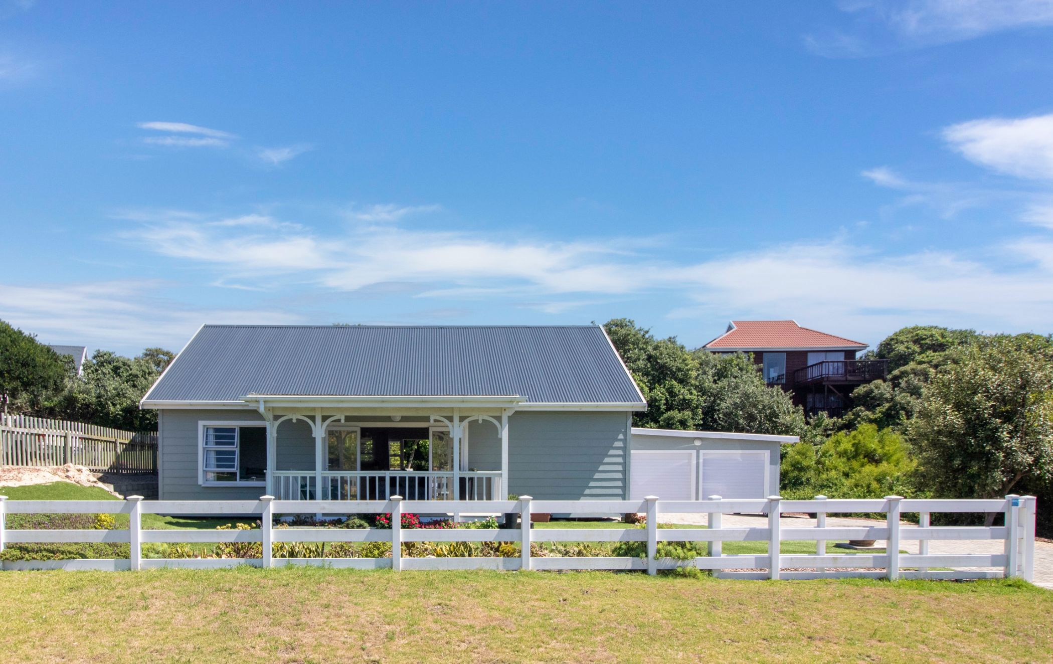 2 bedroom house for sale in Cannon Rocks