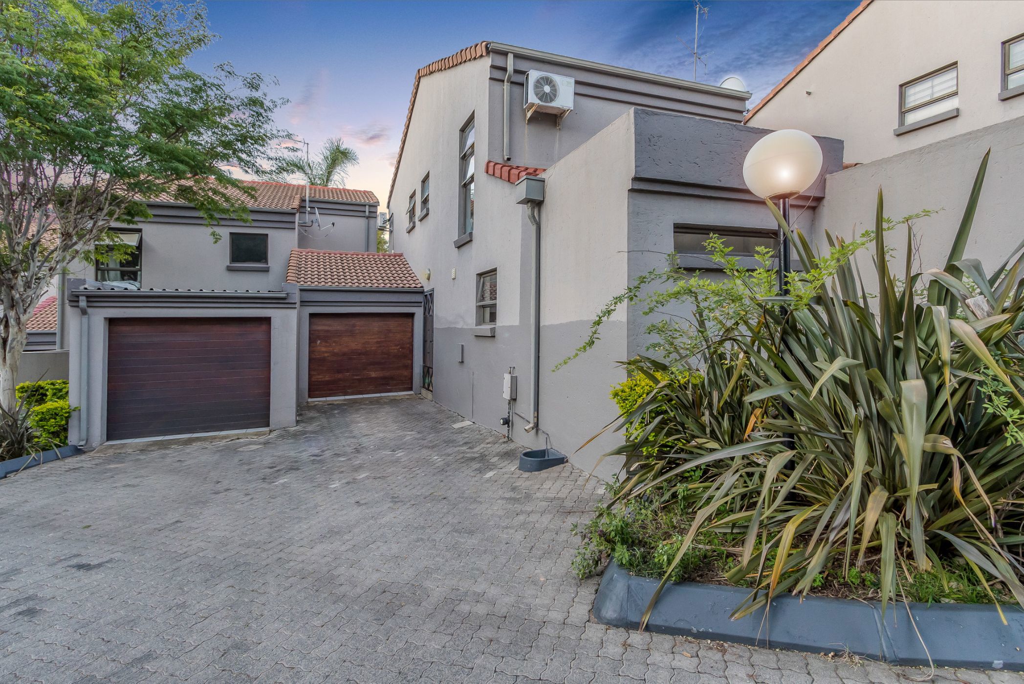 3 bedroom townhouse for sale in Waverley (Johannesburg)