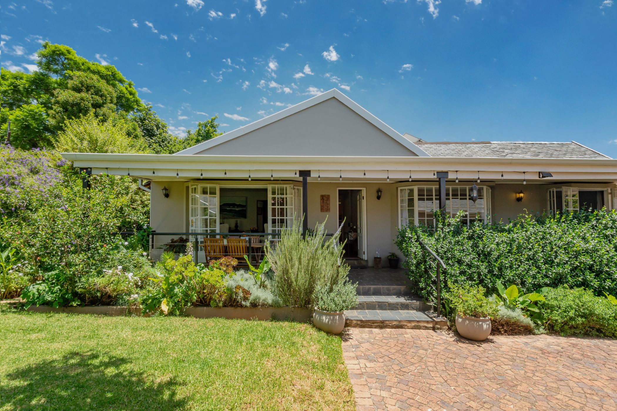 2 bedroom house for sale in Thornhill Estate