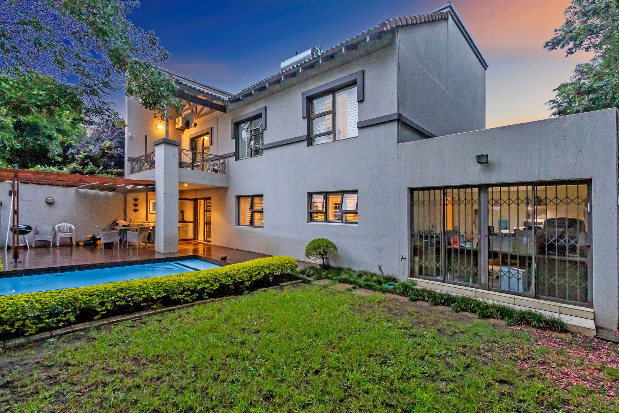 3 bedroom double-storey cluster for sale in Waverley (Johannesburg)