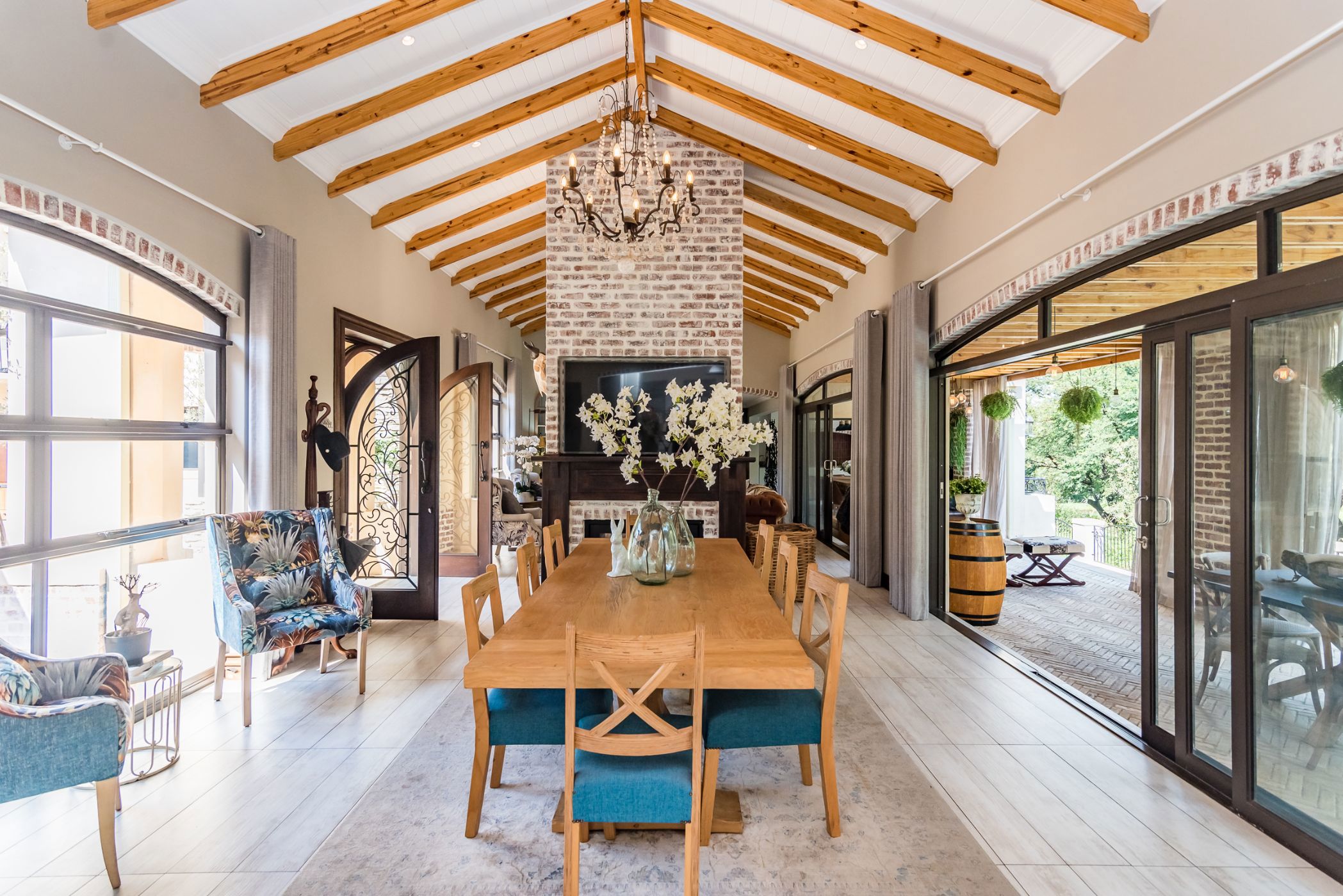5 bedroom security estate home for sale in Homes Haven