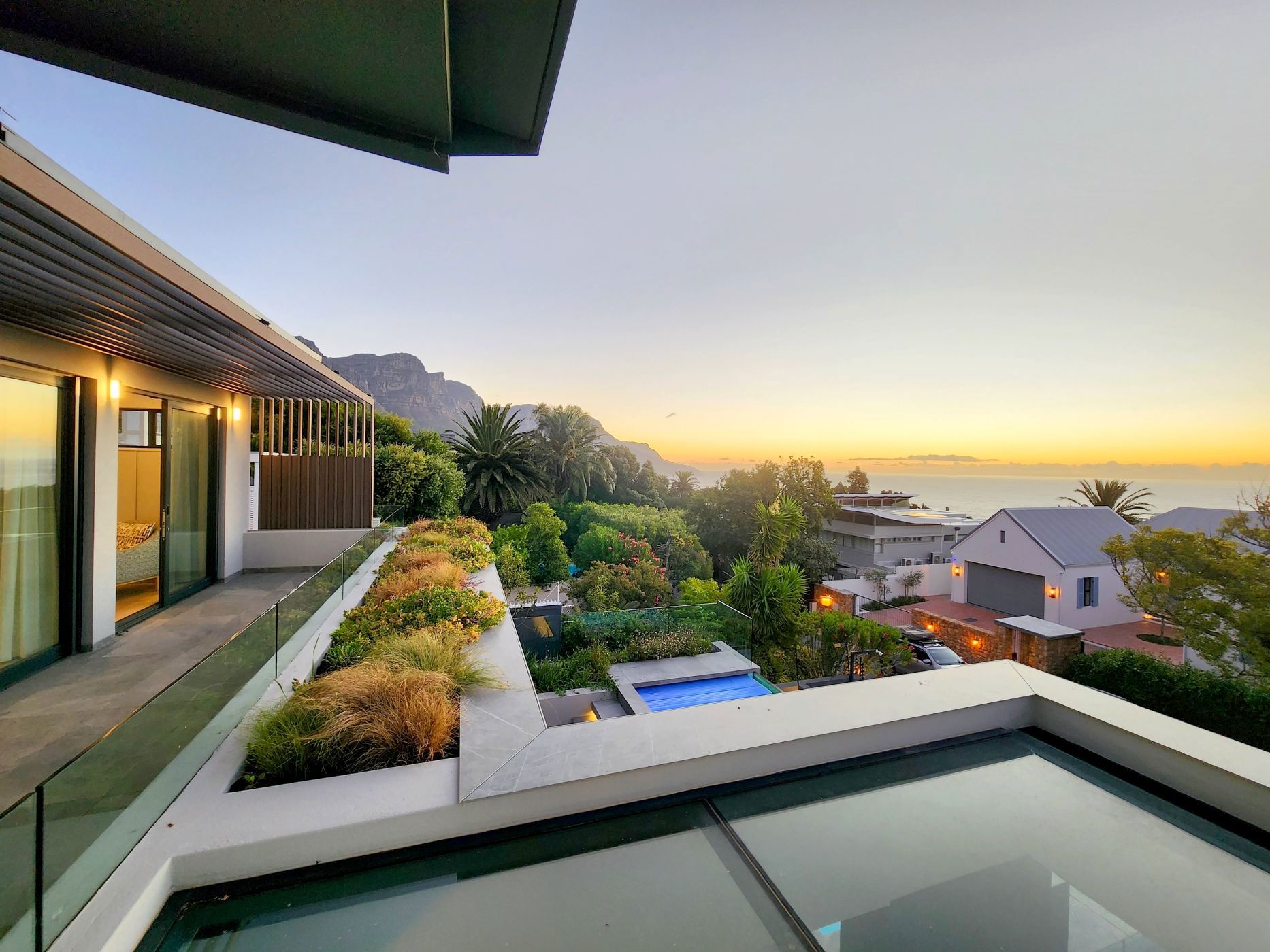 6 bedroom house for sale in Camps Bay