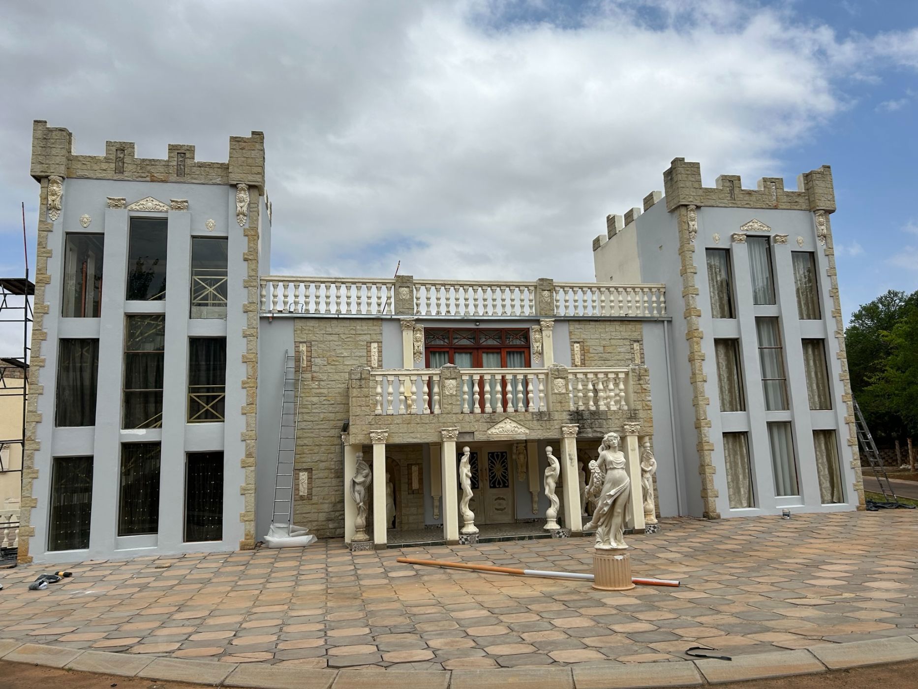 4 bedroom house for sale in Mooikloof Equestrian Estate