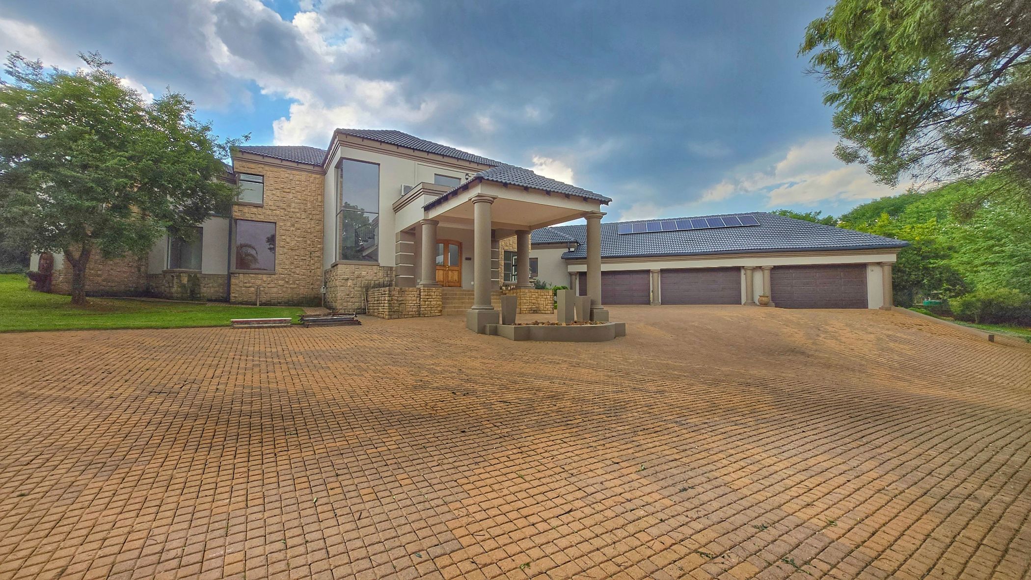 6 bedroom house for sale in Mooikloof Equestrian Estate