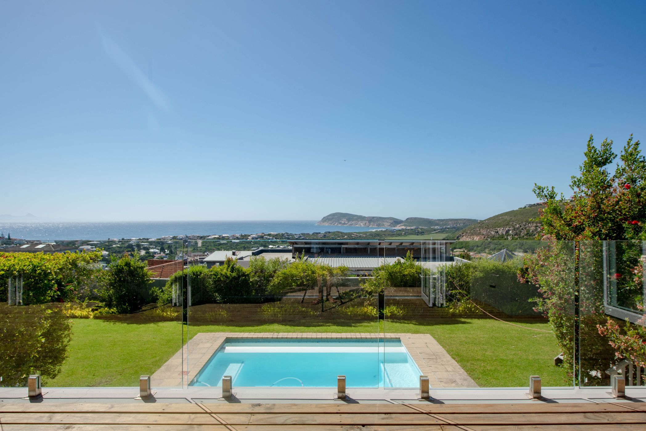 5 bedroom double-storey house for sale in Whale Rock