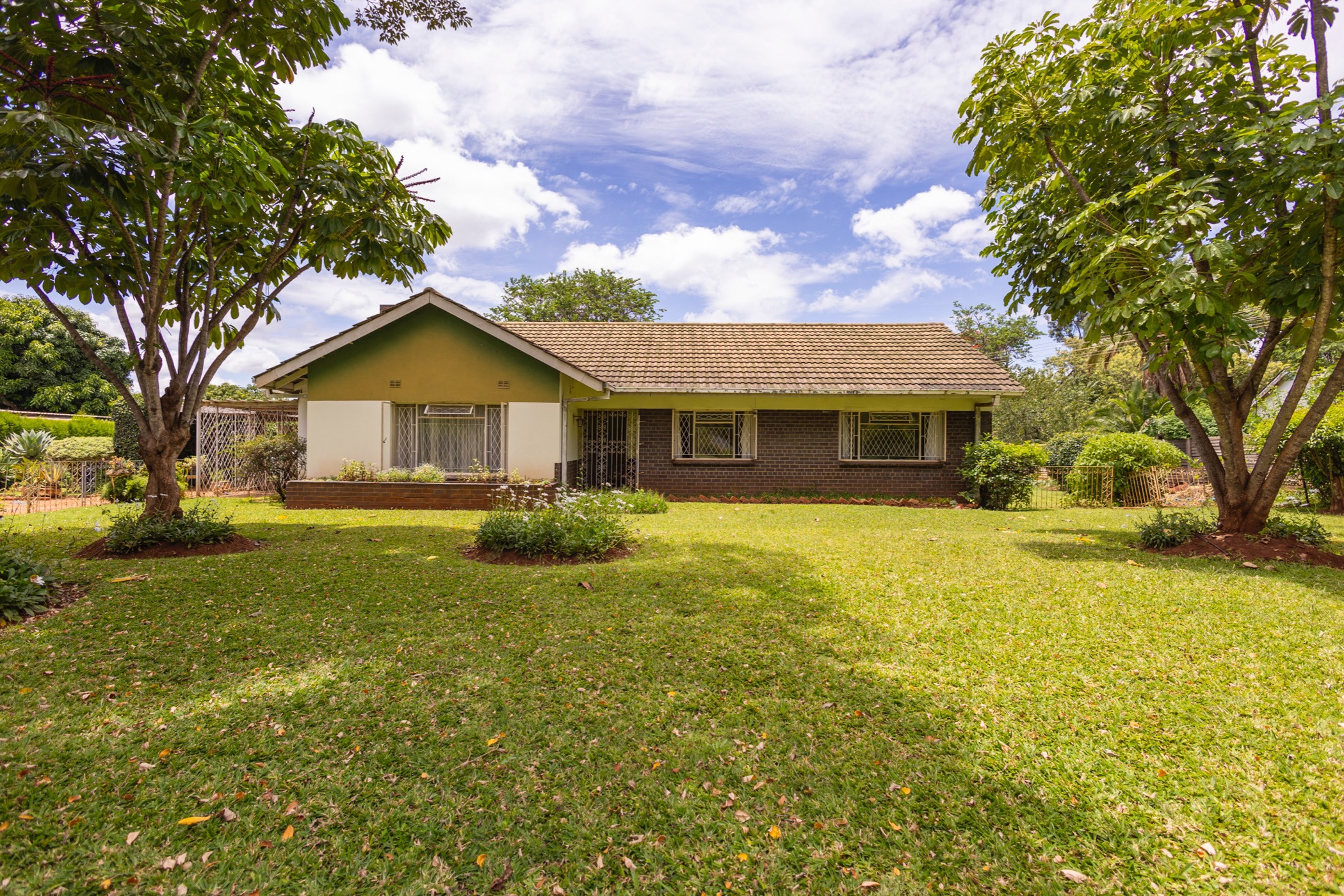 3 bedroom house for sale in Bluffhill (Zimbabwe)