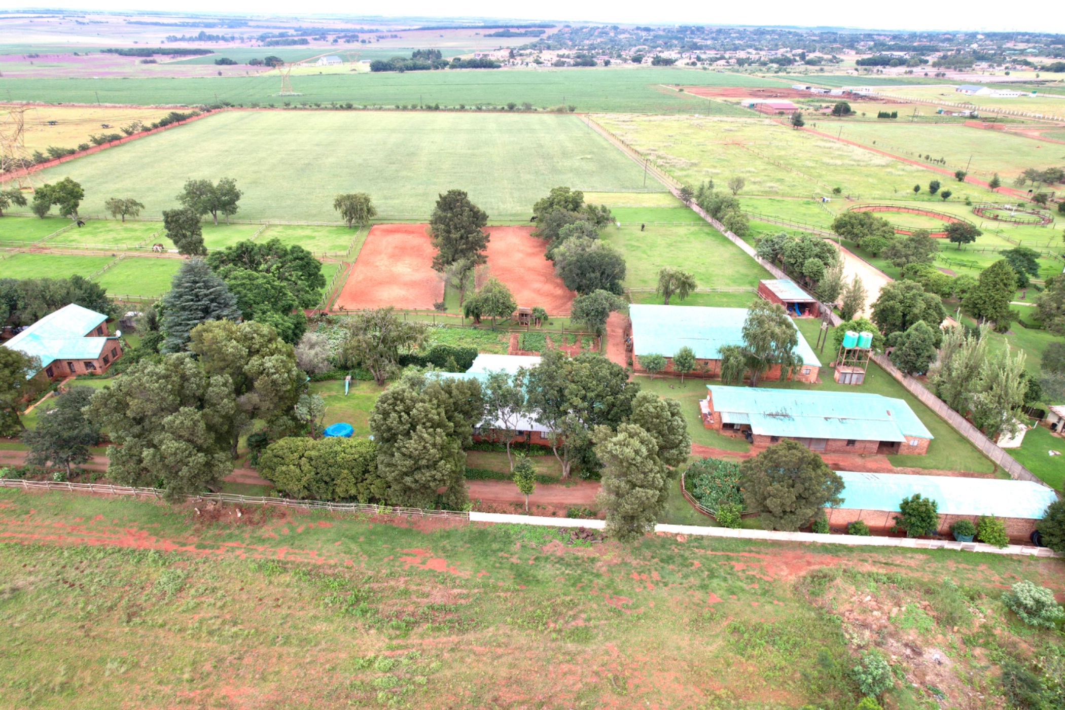 85653 m&sup2; equestrian farm for sale in Tiegerpoort AH