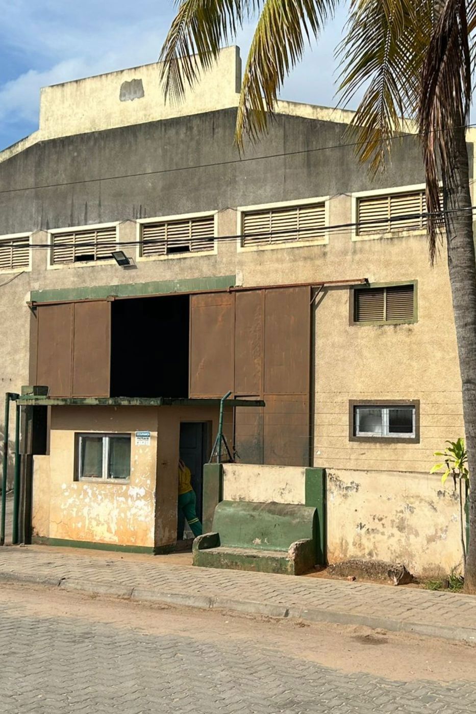 5000 m&sup2; commercial building to rent in Inhambane (Inhambane, Mozambique)
