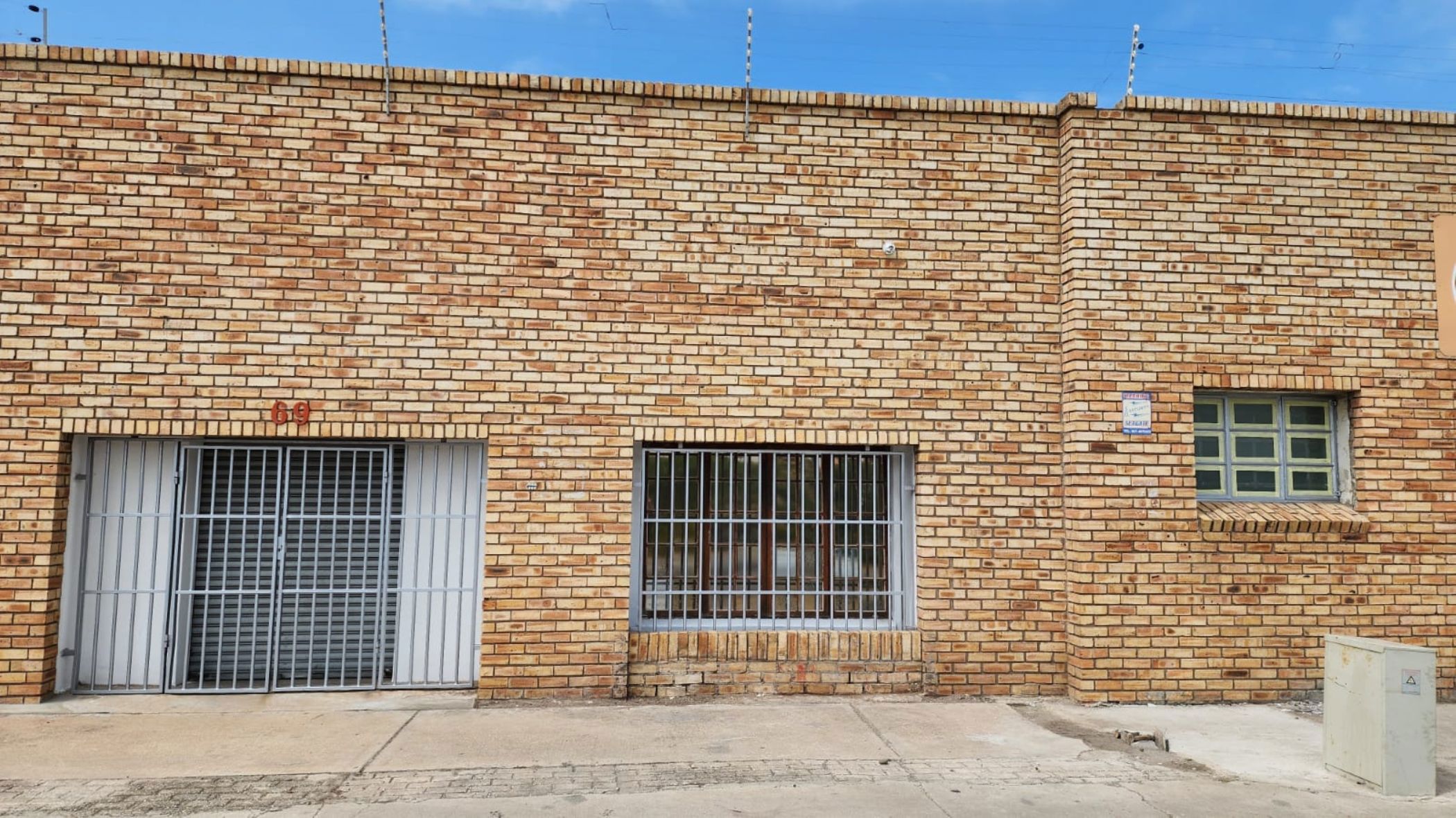 120 m&sup2; commercial building to rent in Deal Party