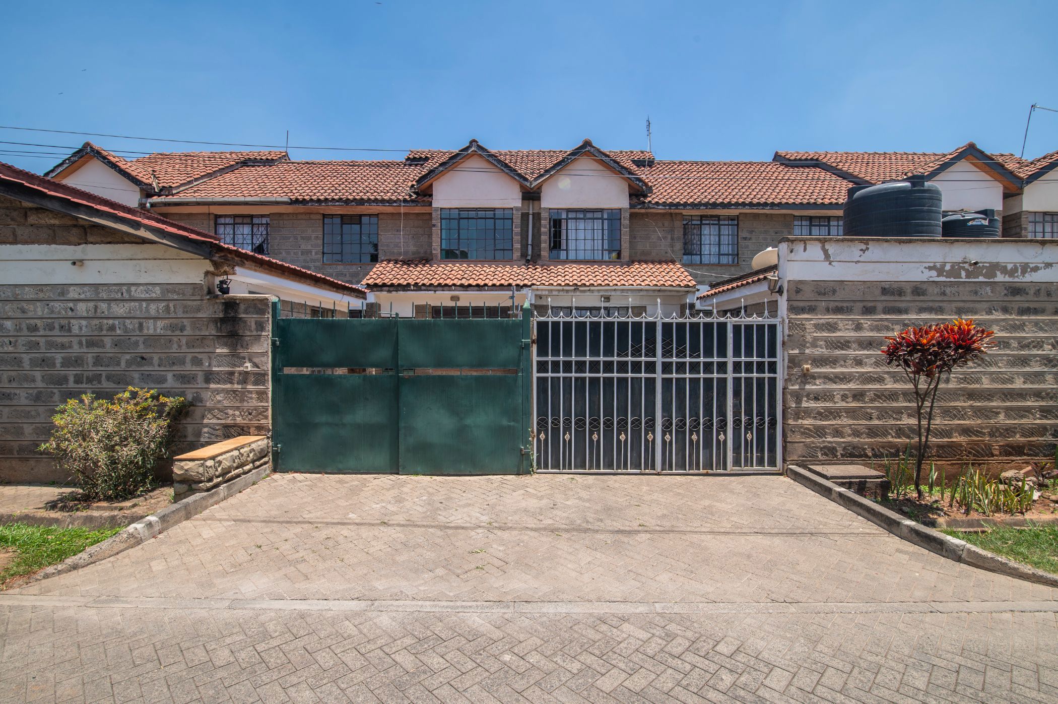 4 bedroom double-storey house to rent in South C (Kenya)