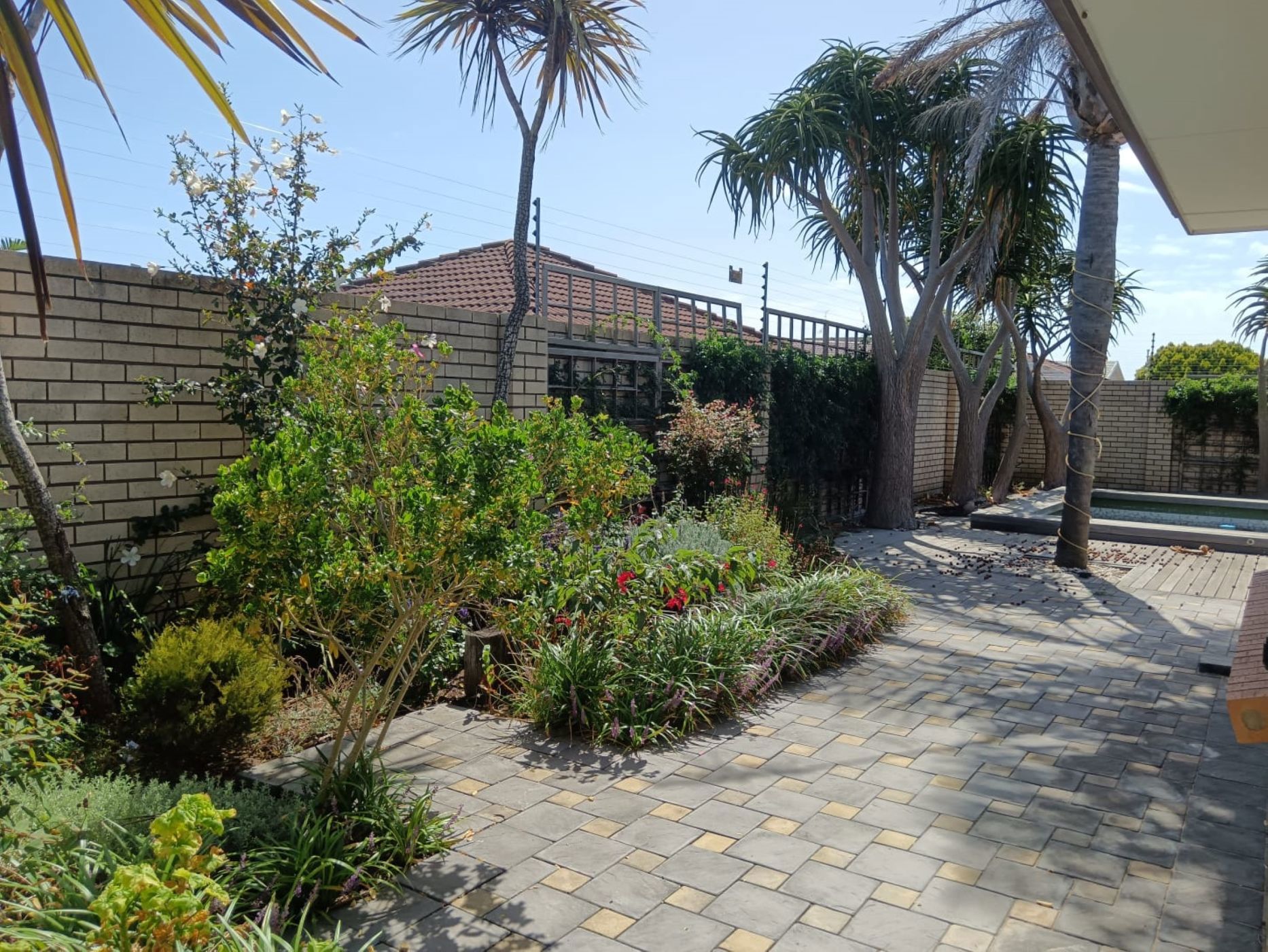 3 bedroom security complex home to rent in Summerstrand