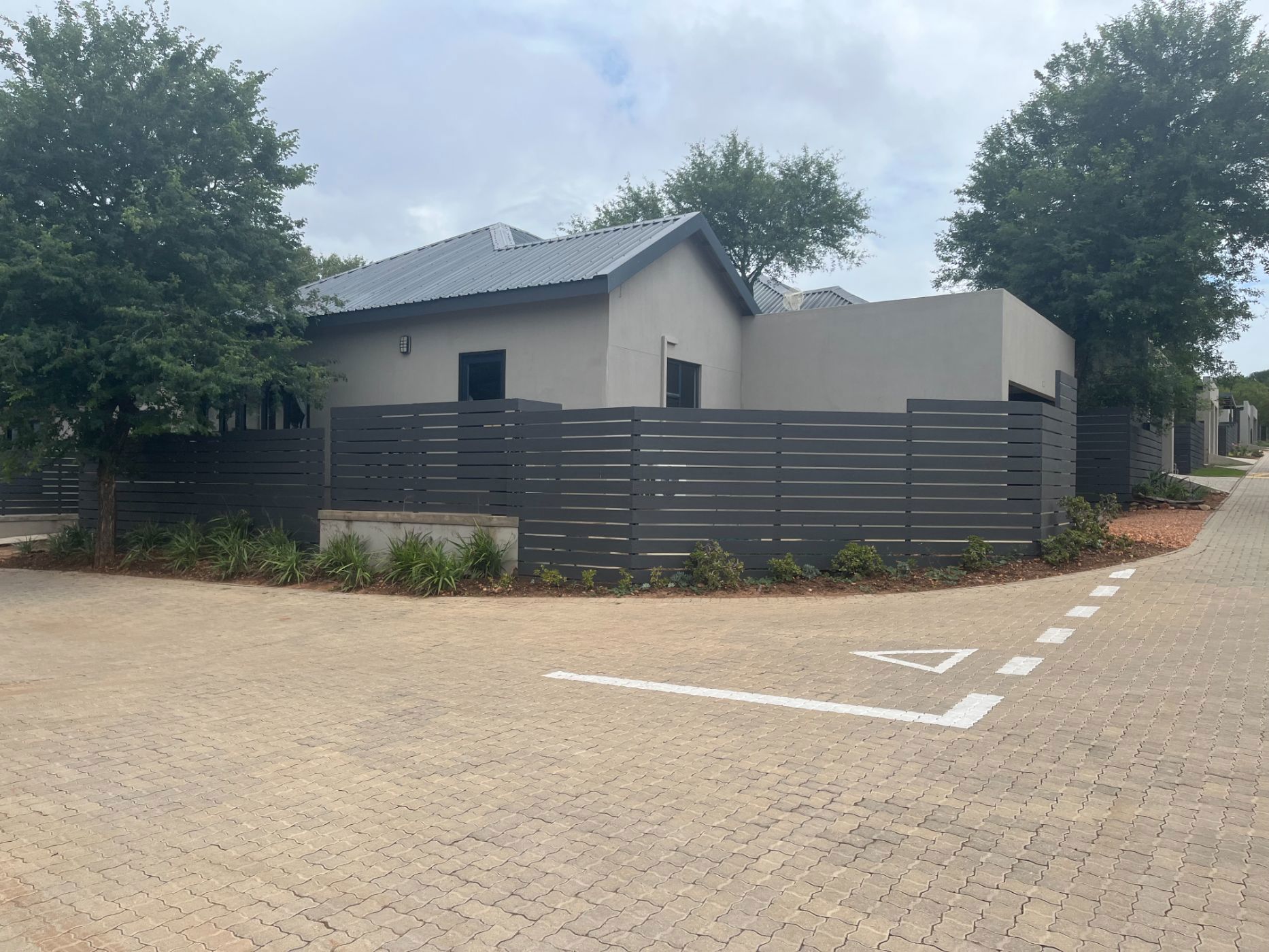 2 bedroom house for sale in Hoedspruit
