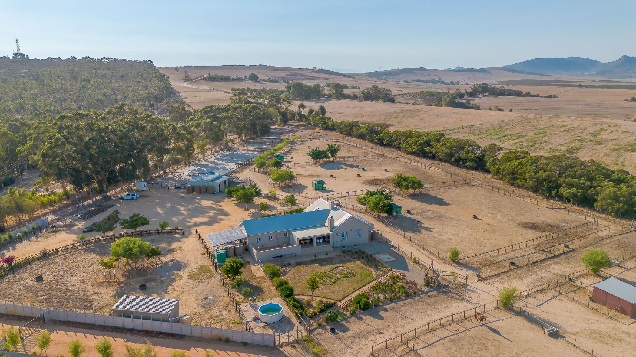 1.95 hectare equestrian farm for sale in Malmesbury
