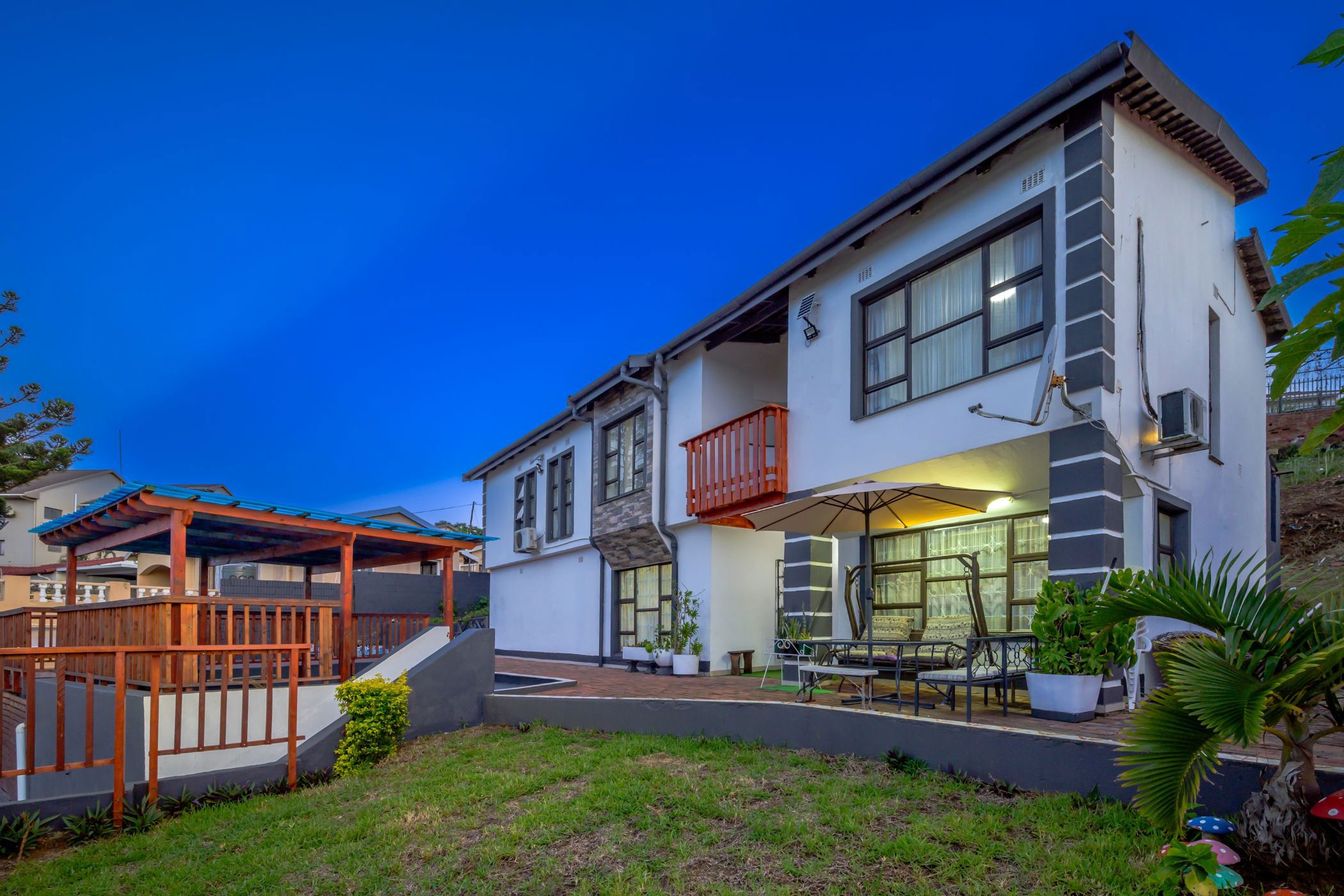 4 bedroom double-storey house for sale in Effingham Heights