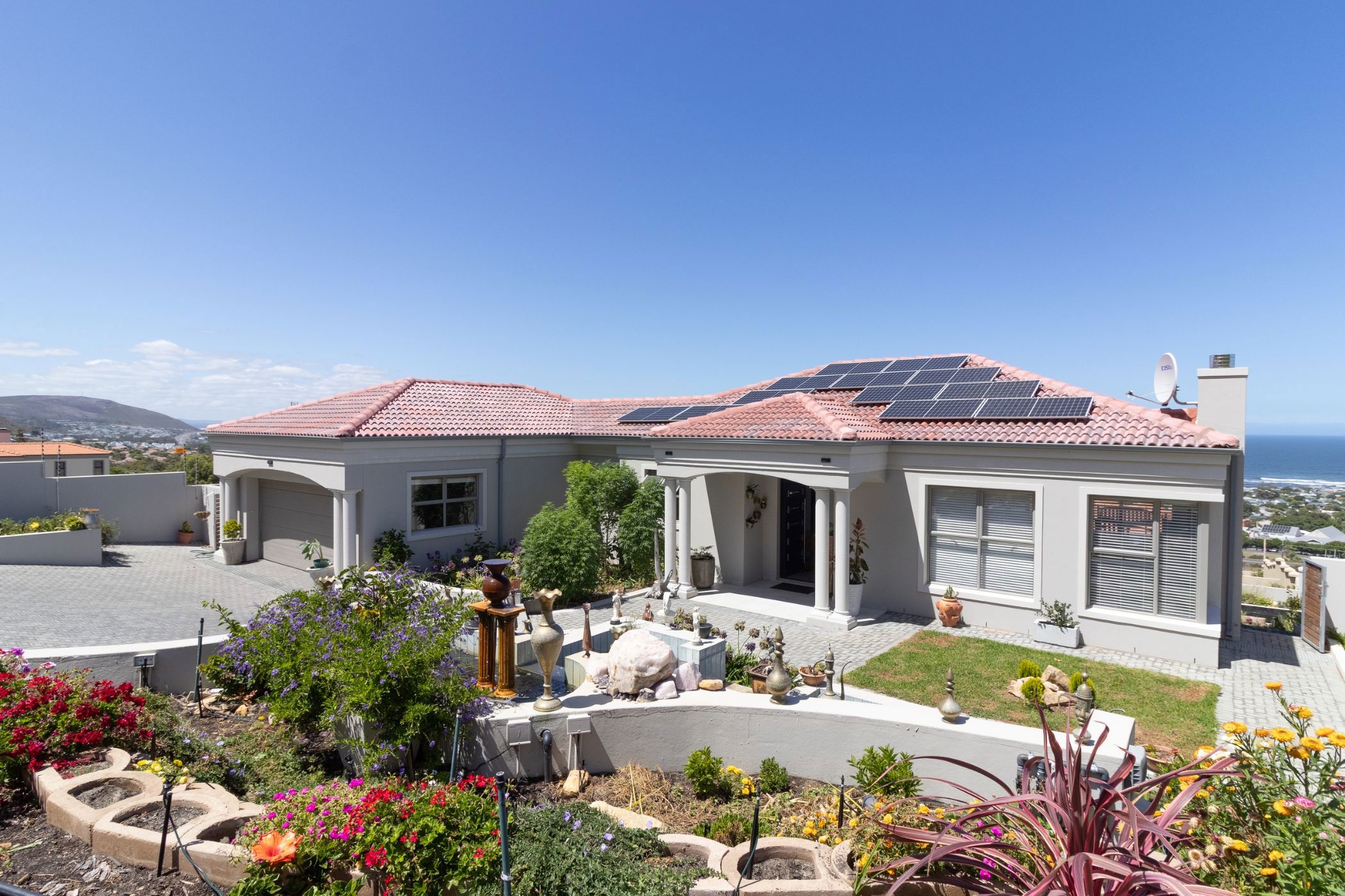 4 bedroom double-storey house for sale in Berghof