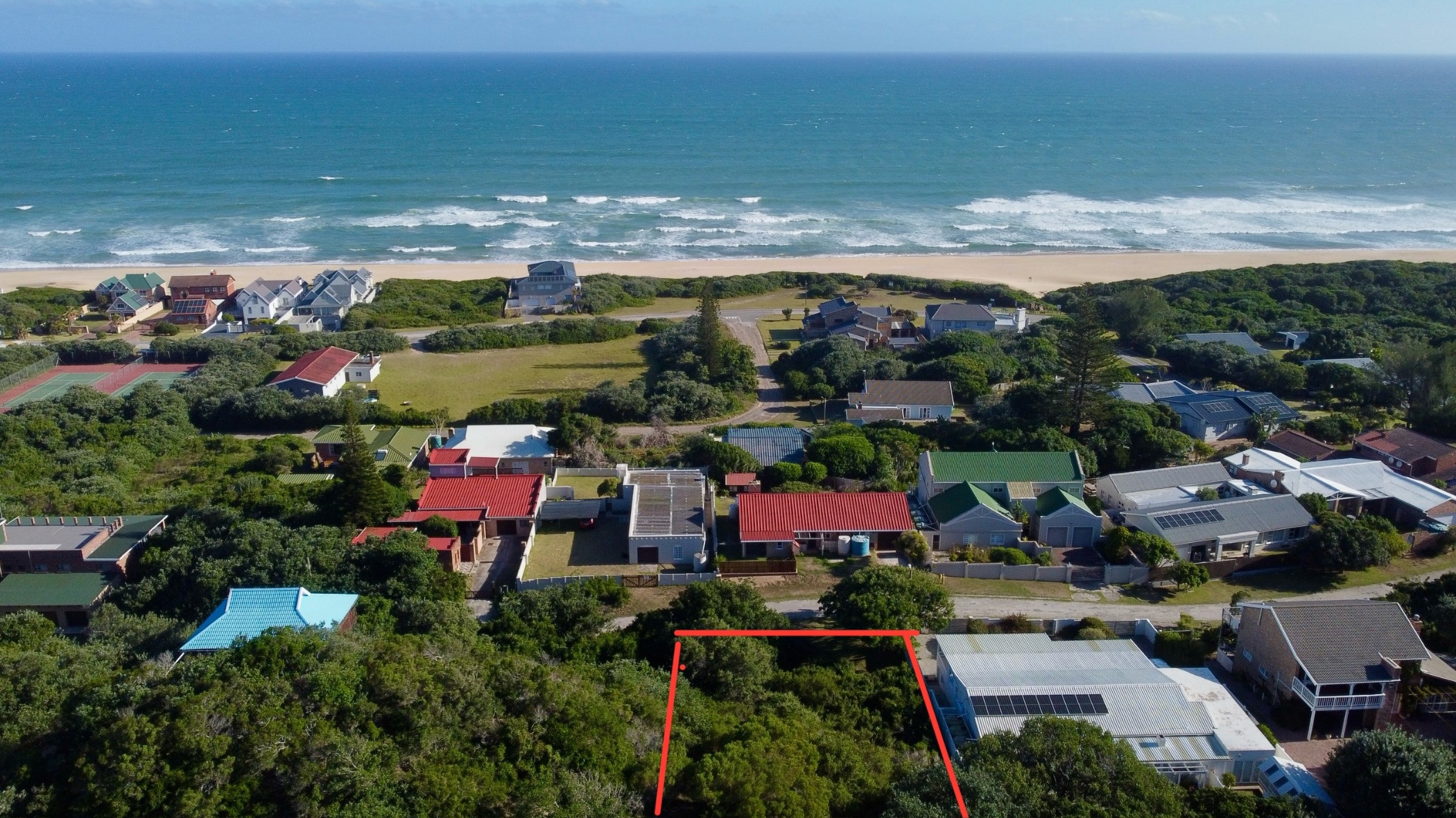 948 m&sup2; vacant land for sale in Cannon Rocks