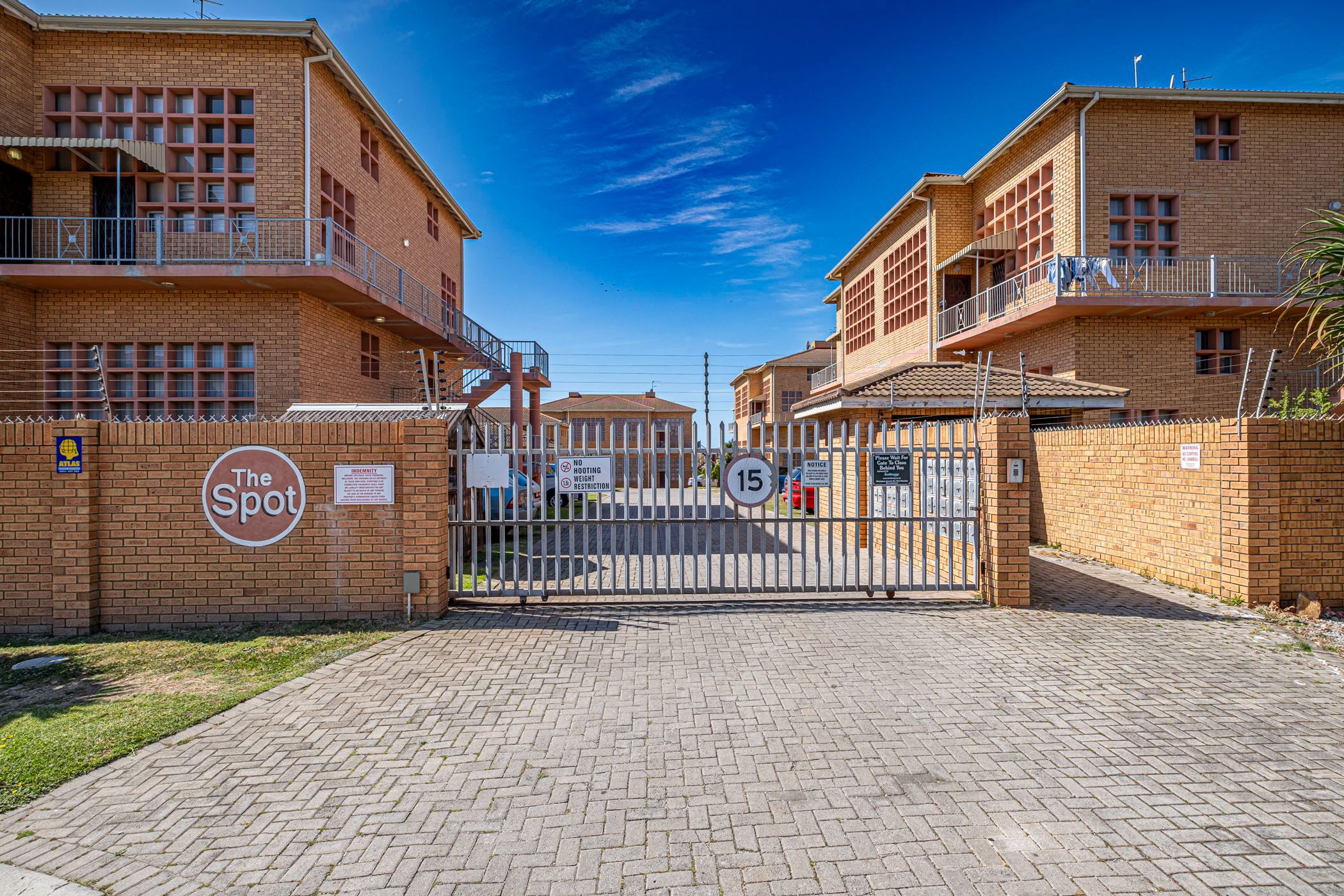 1 bedroom apartment for sale in Bluewater Bay (Port Elizabeth (Gqeberha))