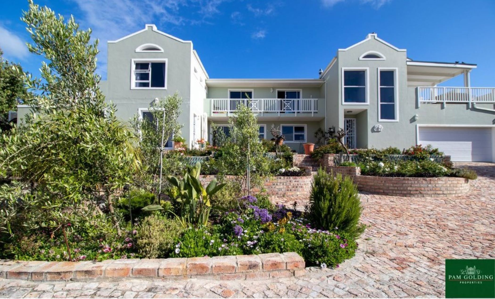 4 bedroom double-storey house for sale in Pringle Bay