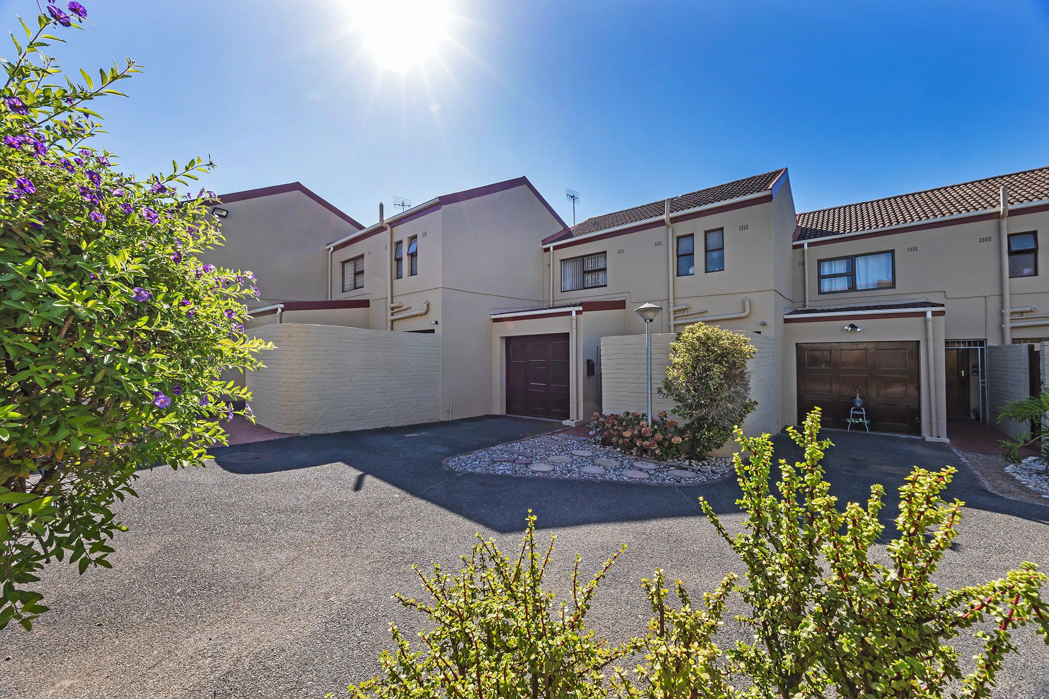 3 bedroom double-storey cluster for sale in La Rochelle (Bellville)