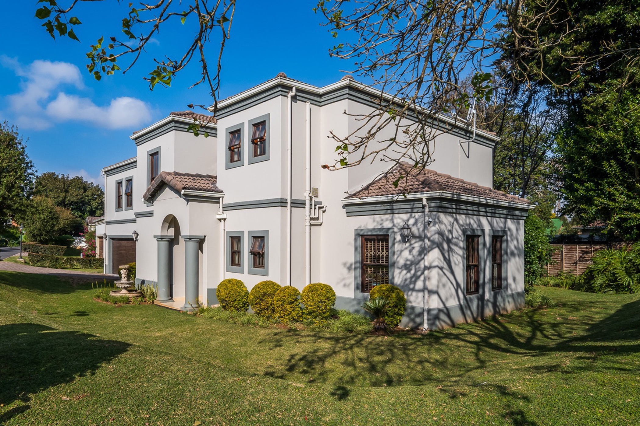 4 bedroom double-storey house for sale in Hillcrest (Upper Highway)