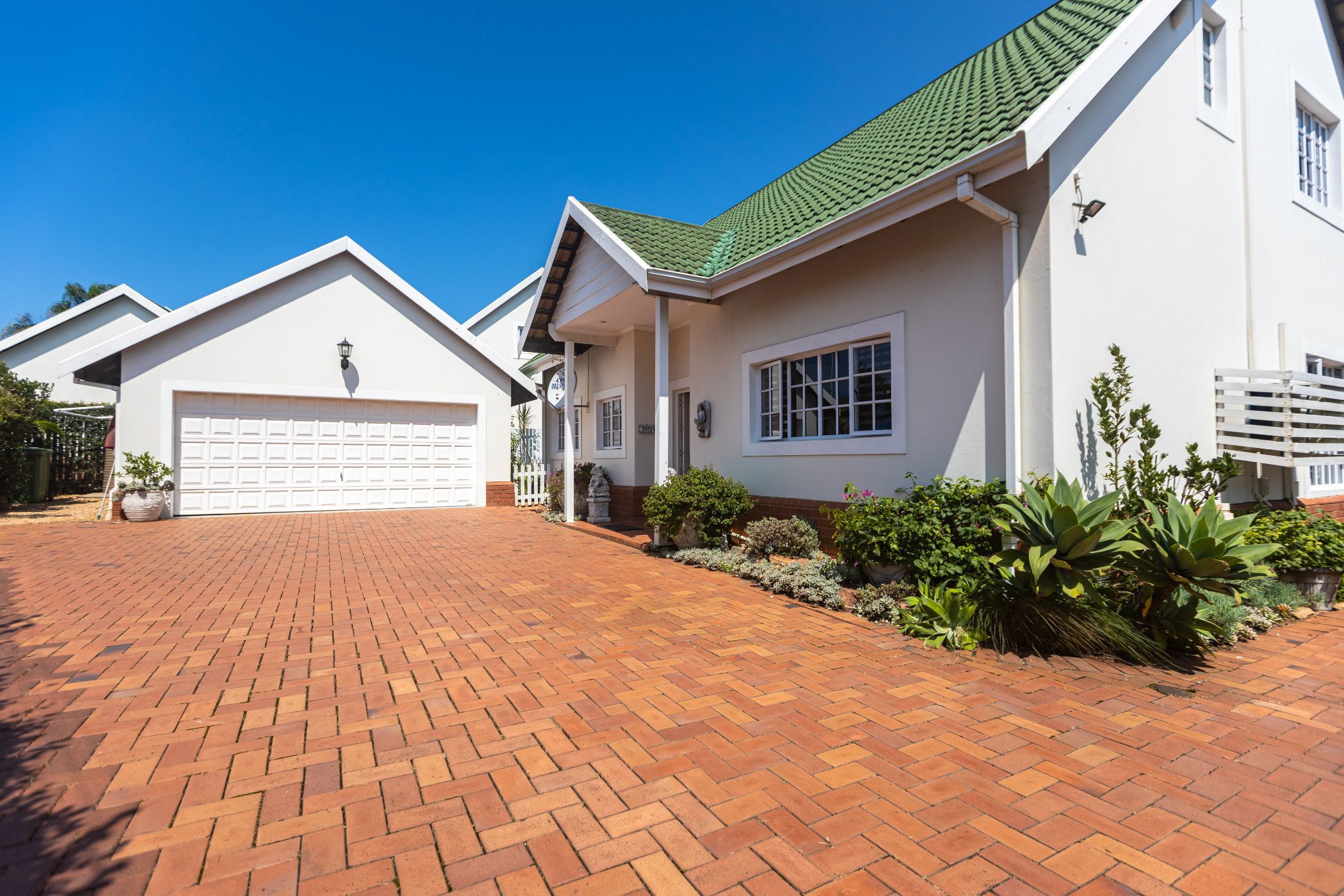 3 bedroom townhouse for sale in Mount Edgecombe Country Estate