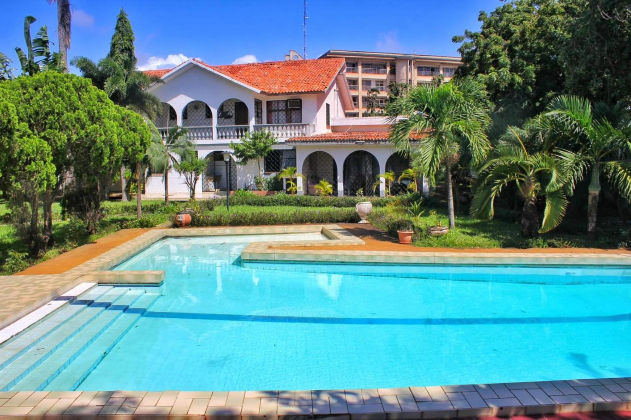 5 bedroom double-storey house to rent in Nyali (Kenya)