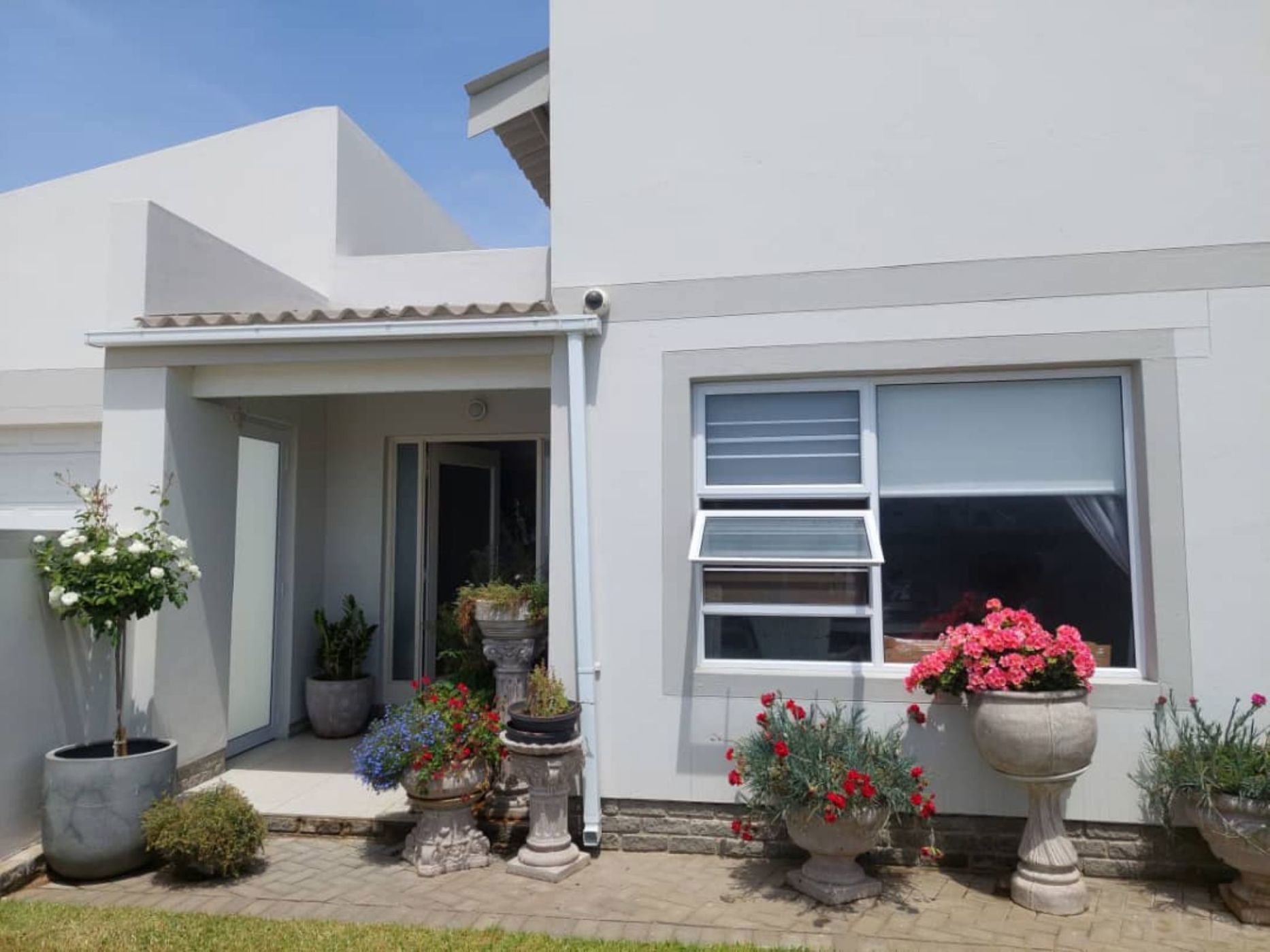3 bedroom house for sale in Mile 4 (Namibia)