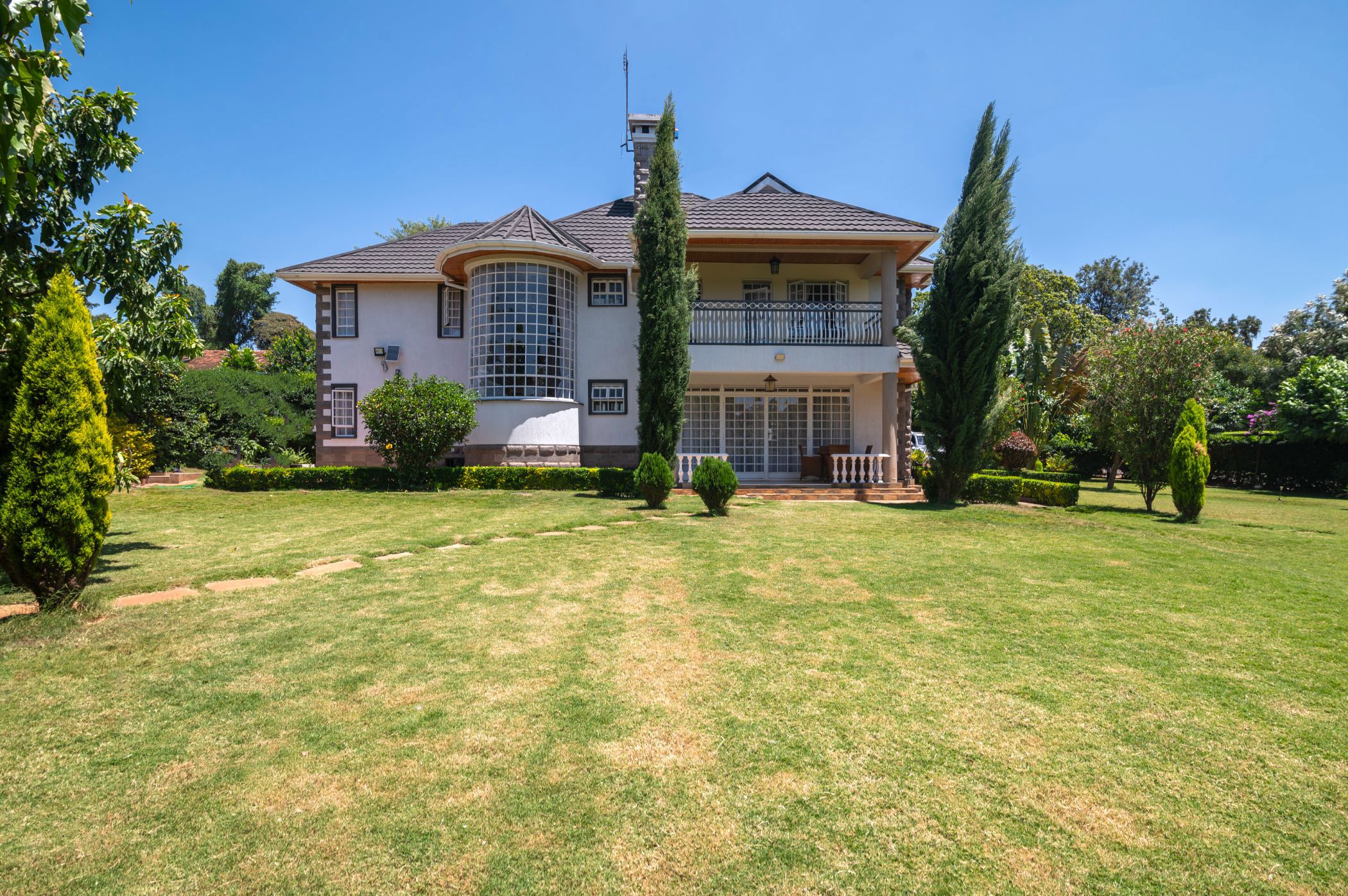 4 bedroom double-storey house to rent in Karen (Kenya)