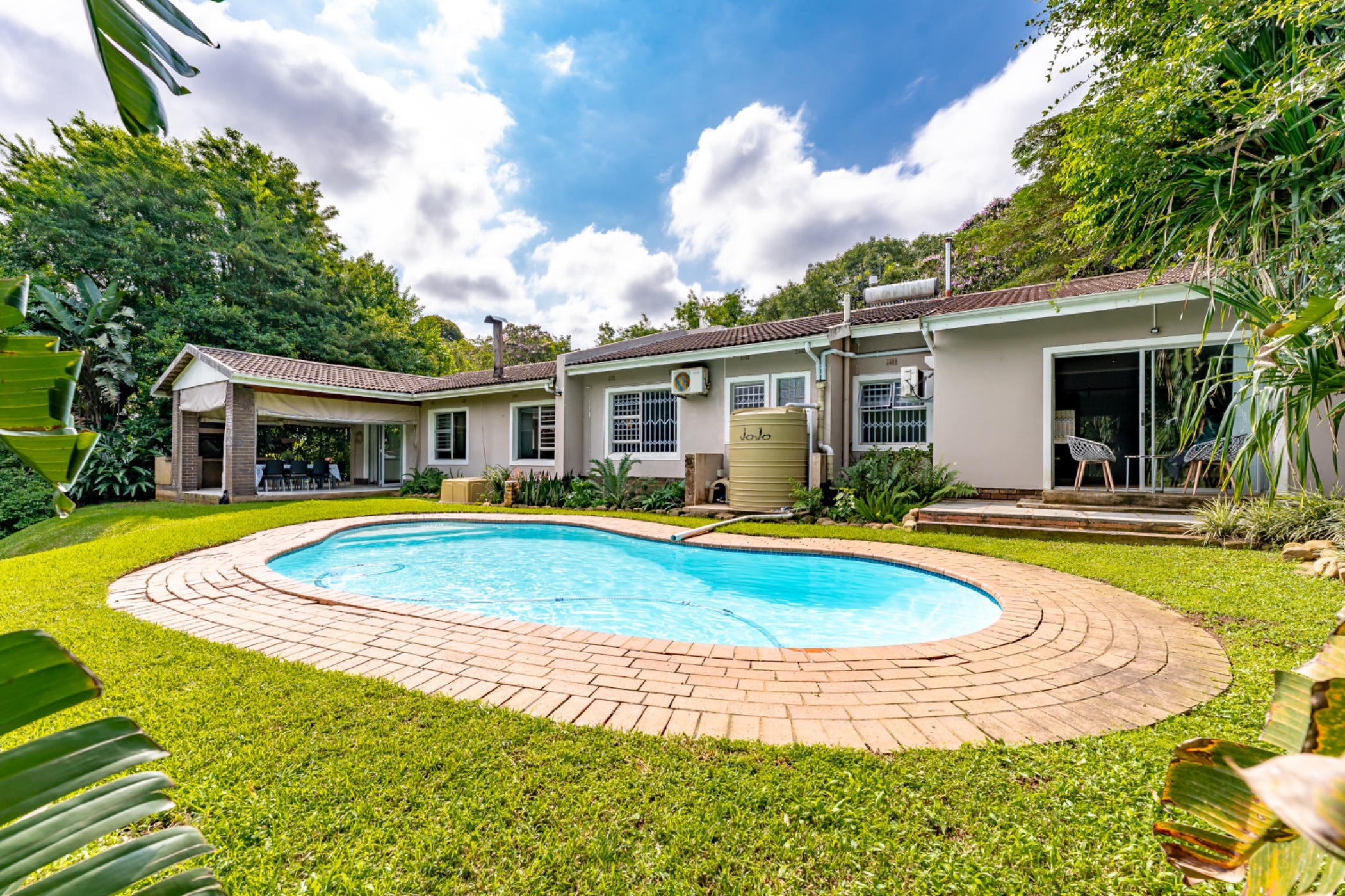 4 bedroom single-storey house for sale in Forest Hills