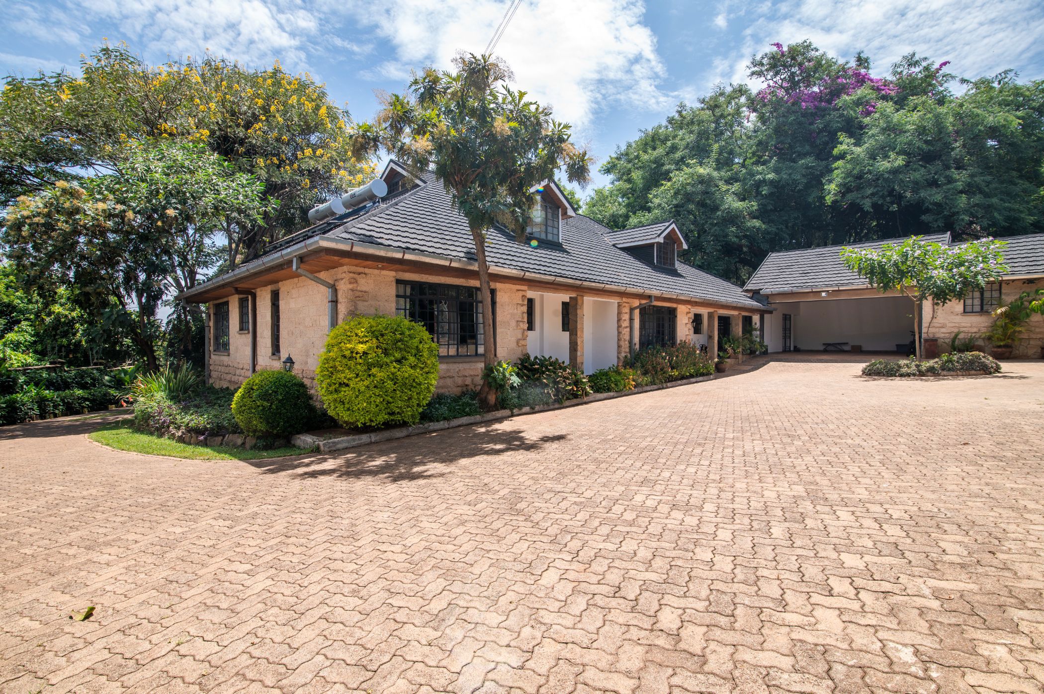 5 bedroom house for sale in Loresho (Kenya)