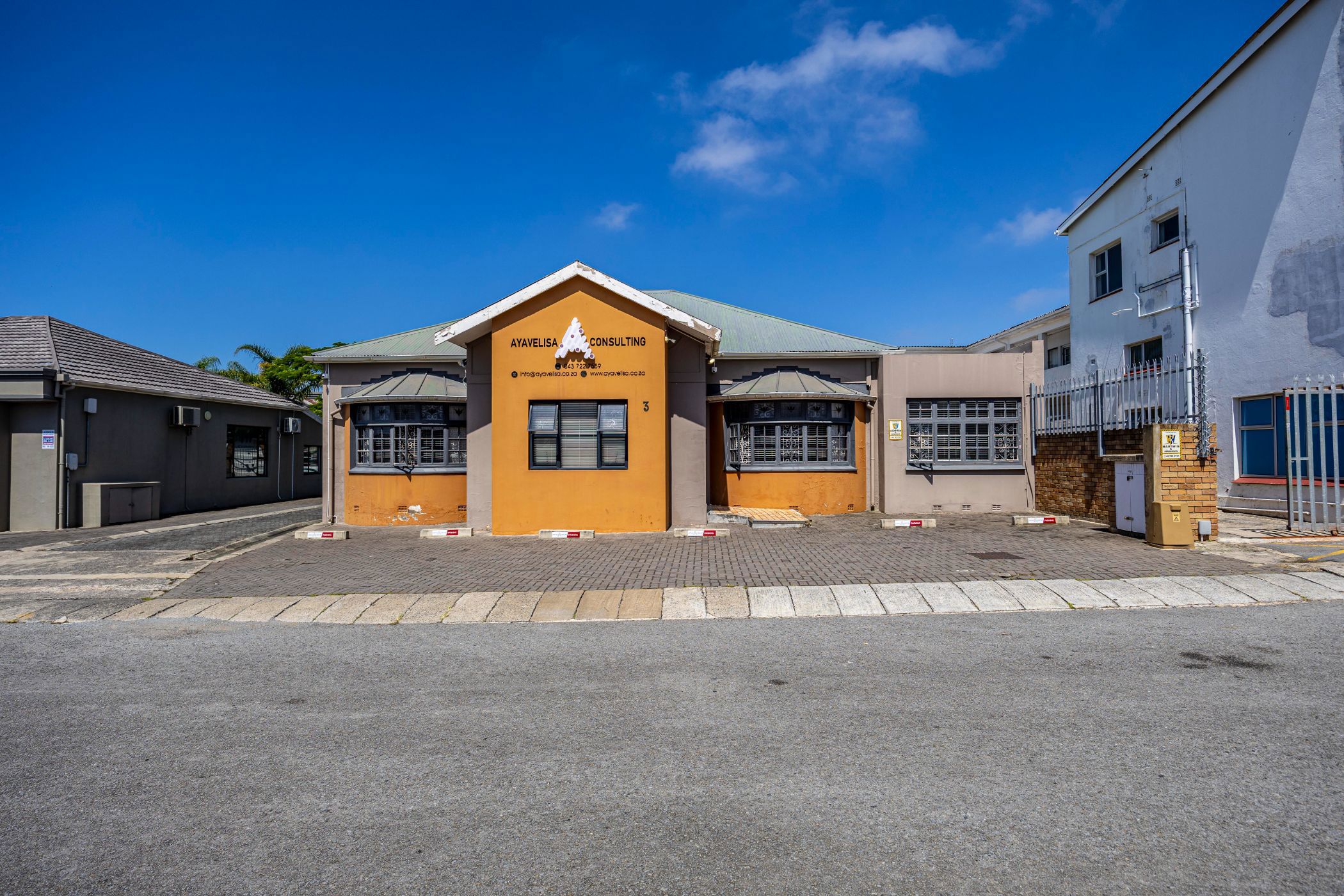792 m&sup2; commercial office for sale in Berea (East London)