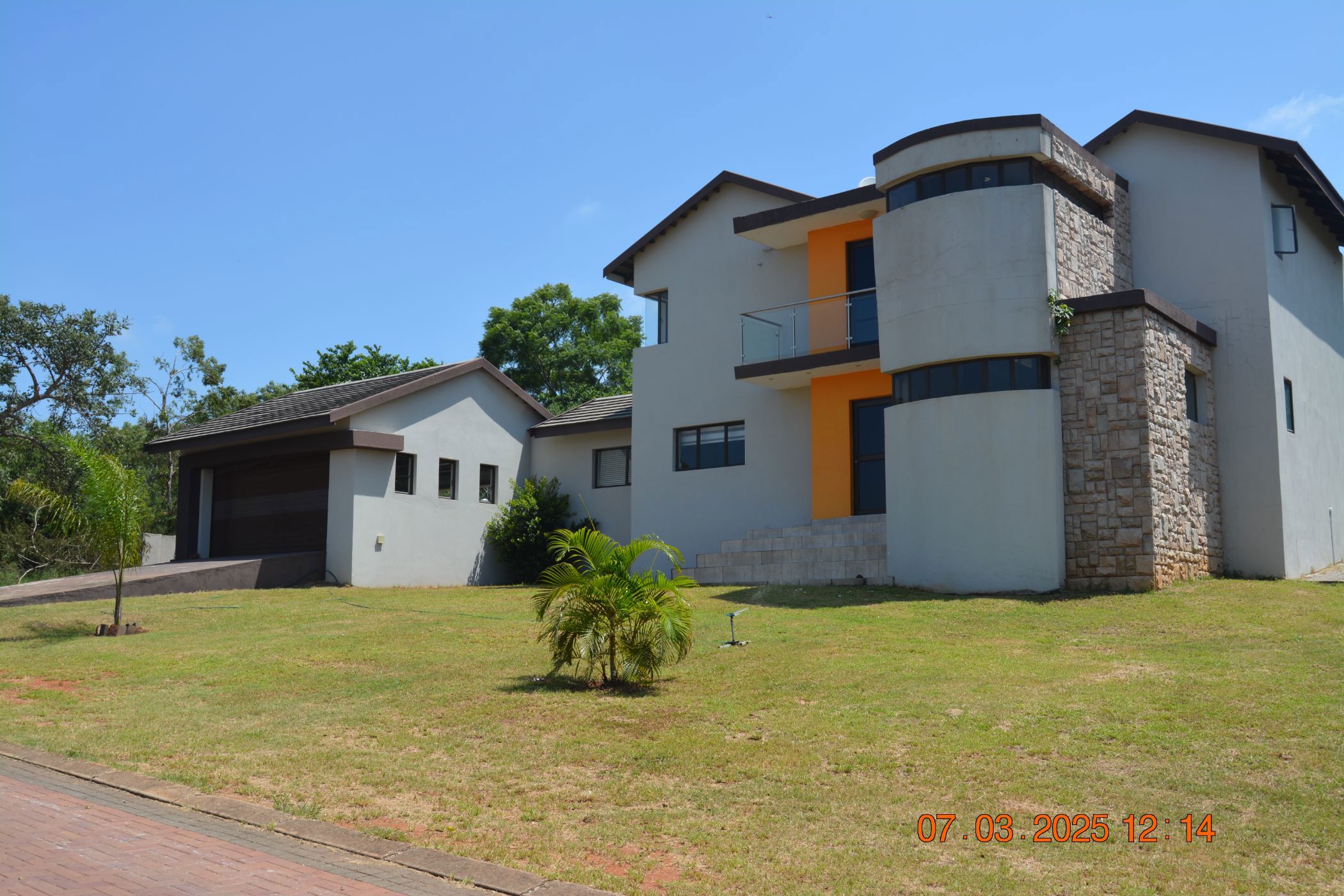 3 bedroom double-storey house to rent in Drum Rock