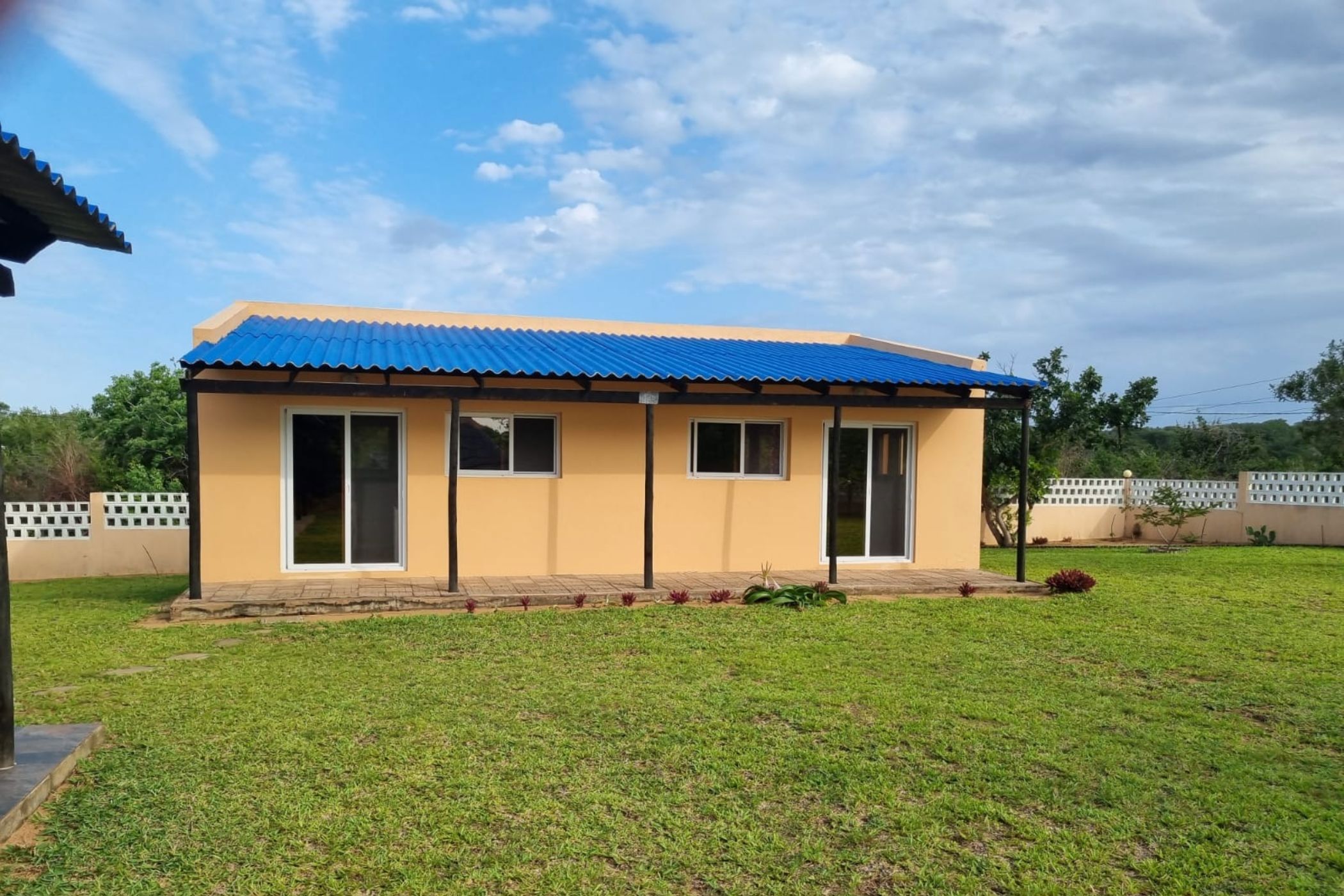 3 bedroom beach bungalow for sale in Chidenguele (Gaza, Mozambique)
