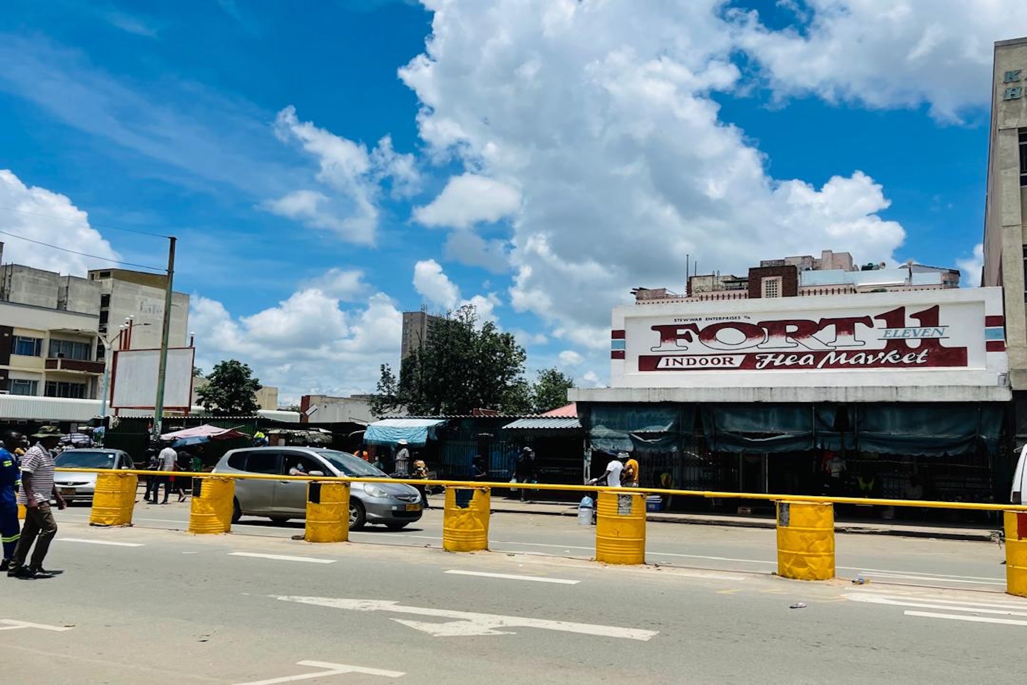 1387 m&sup2; commercial building for sale in Bulawayo (Zimbabwe)