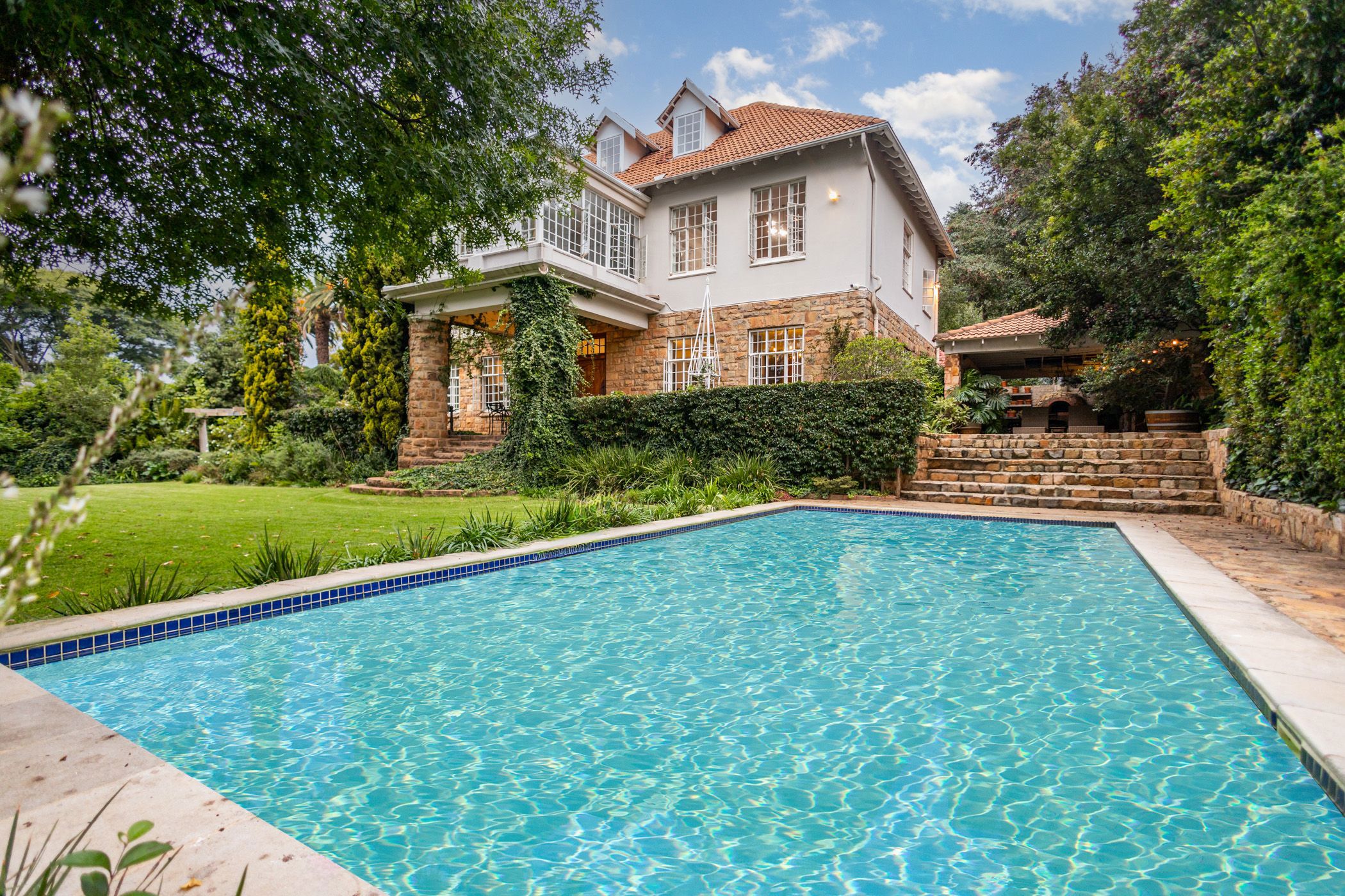 4 bedroom double-storey house for sale in Linksfield
