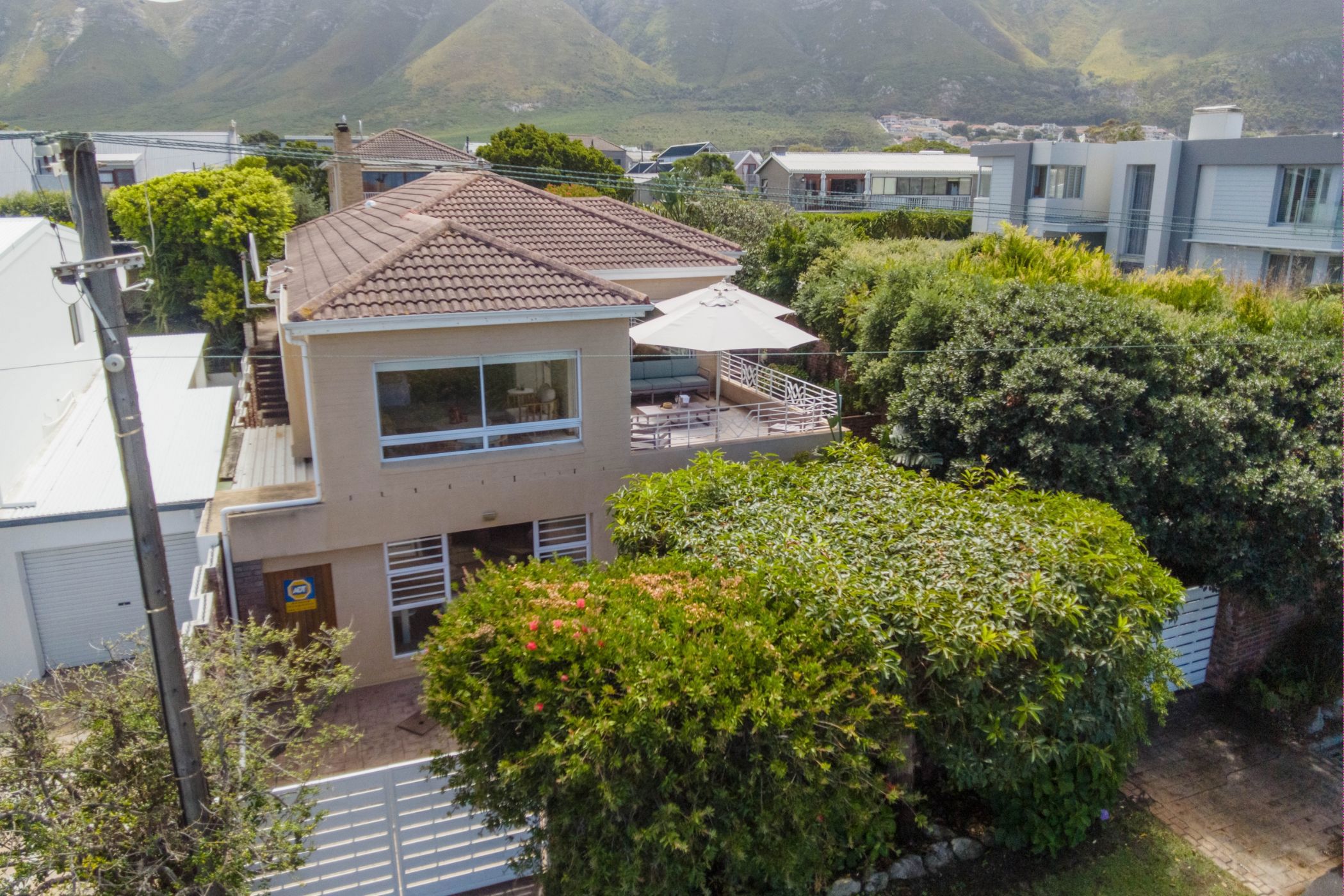 6 bedroom house for sale in Onrus