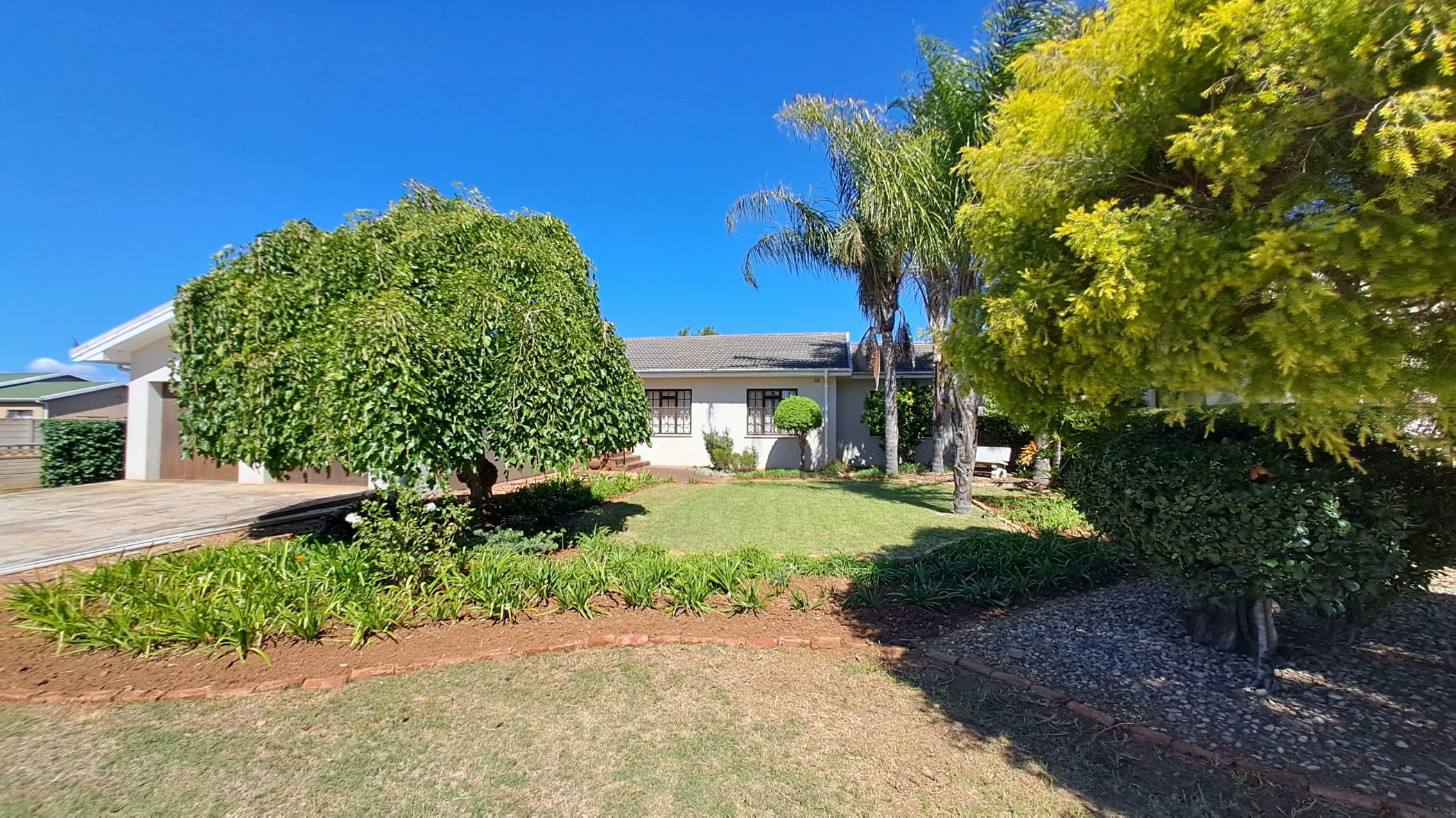4 bedroom house for sale in Heidelberg (Garden Route)
