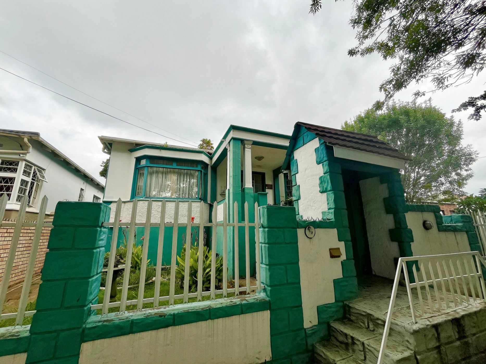4 bedroom house for sale in Uitenhage Central (Kariega Central) 