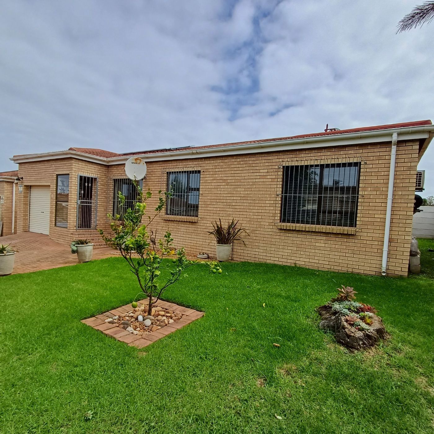 3 bedroom townhouse for sale in Ou Dorp