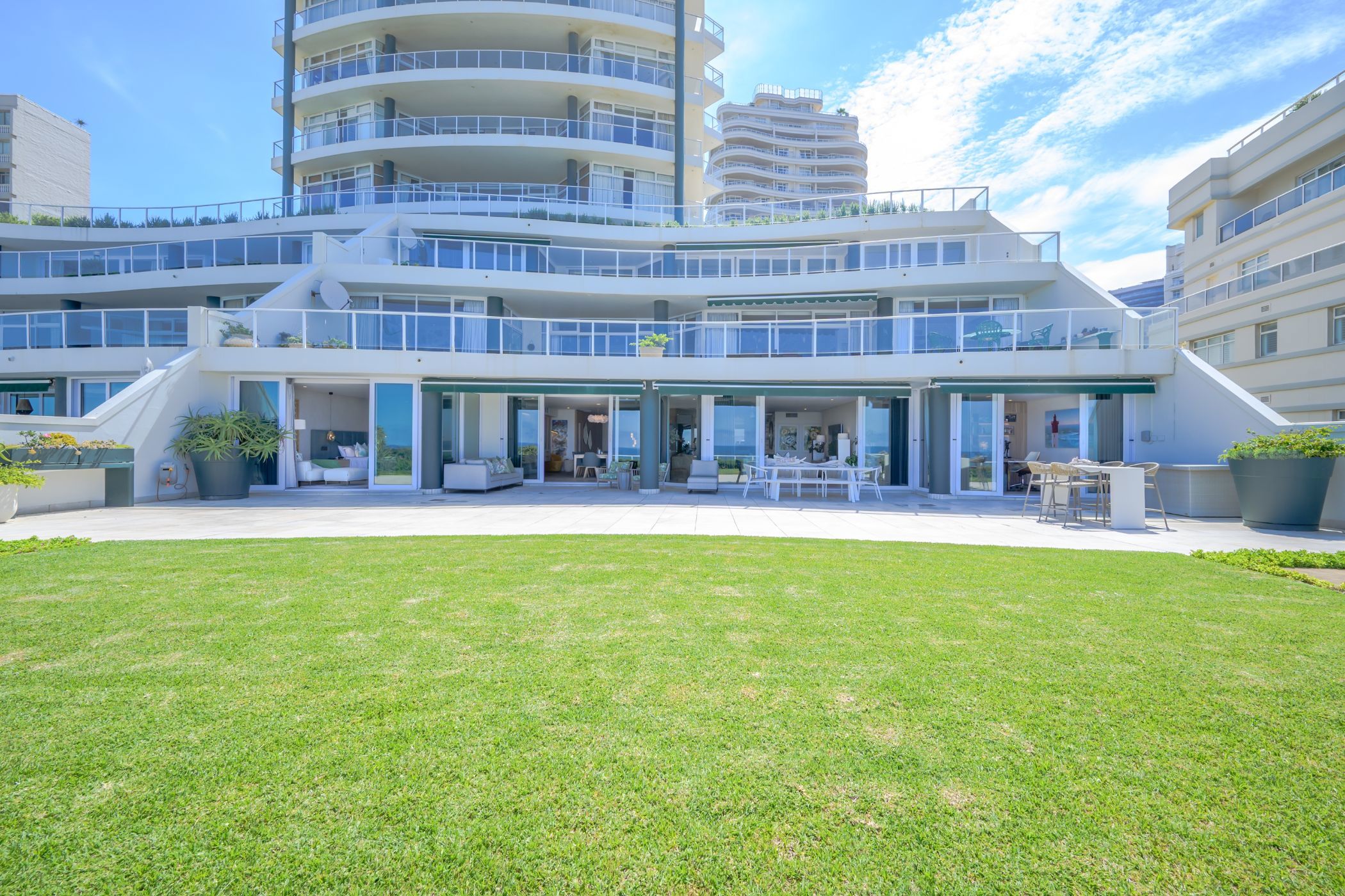3 bedroom apartment for sale in uMhlanga Rocks