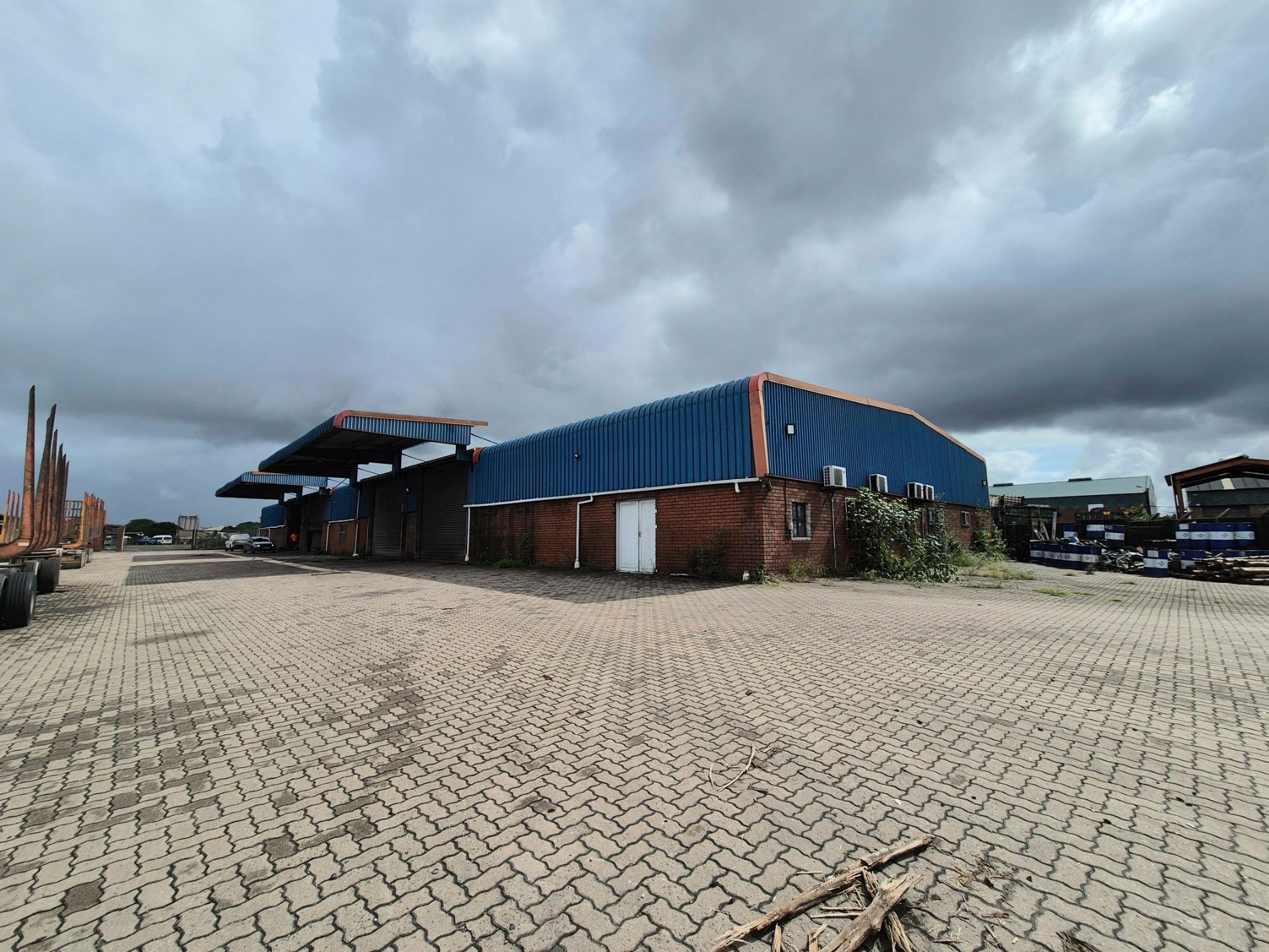 Commercial industrial property to rent in Alton