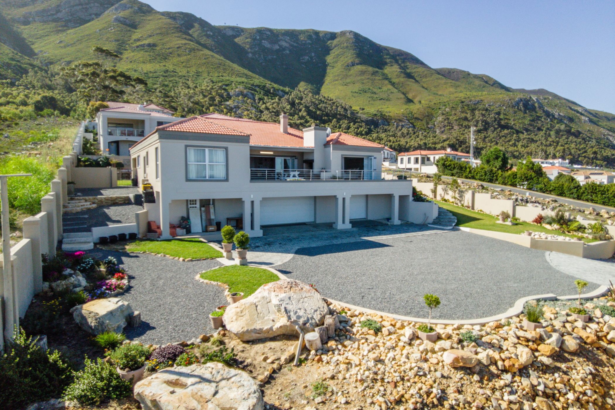 3 bedroom double-storey house for sale in Onrus