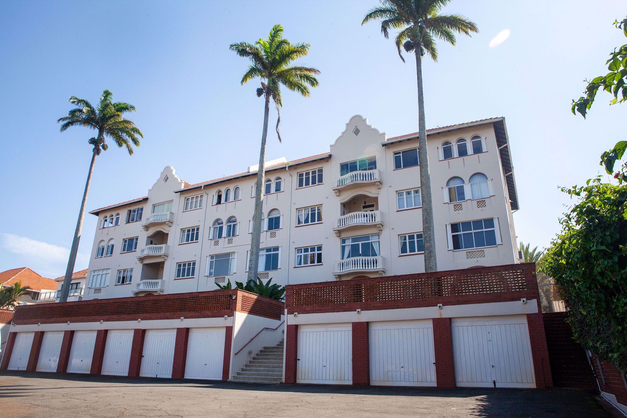 2 bedroom apartment for sale in Essenwood