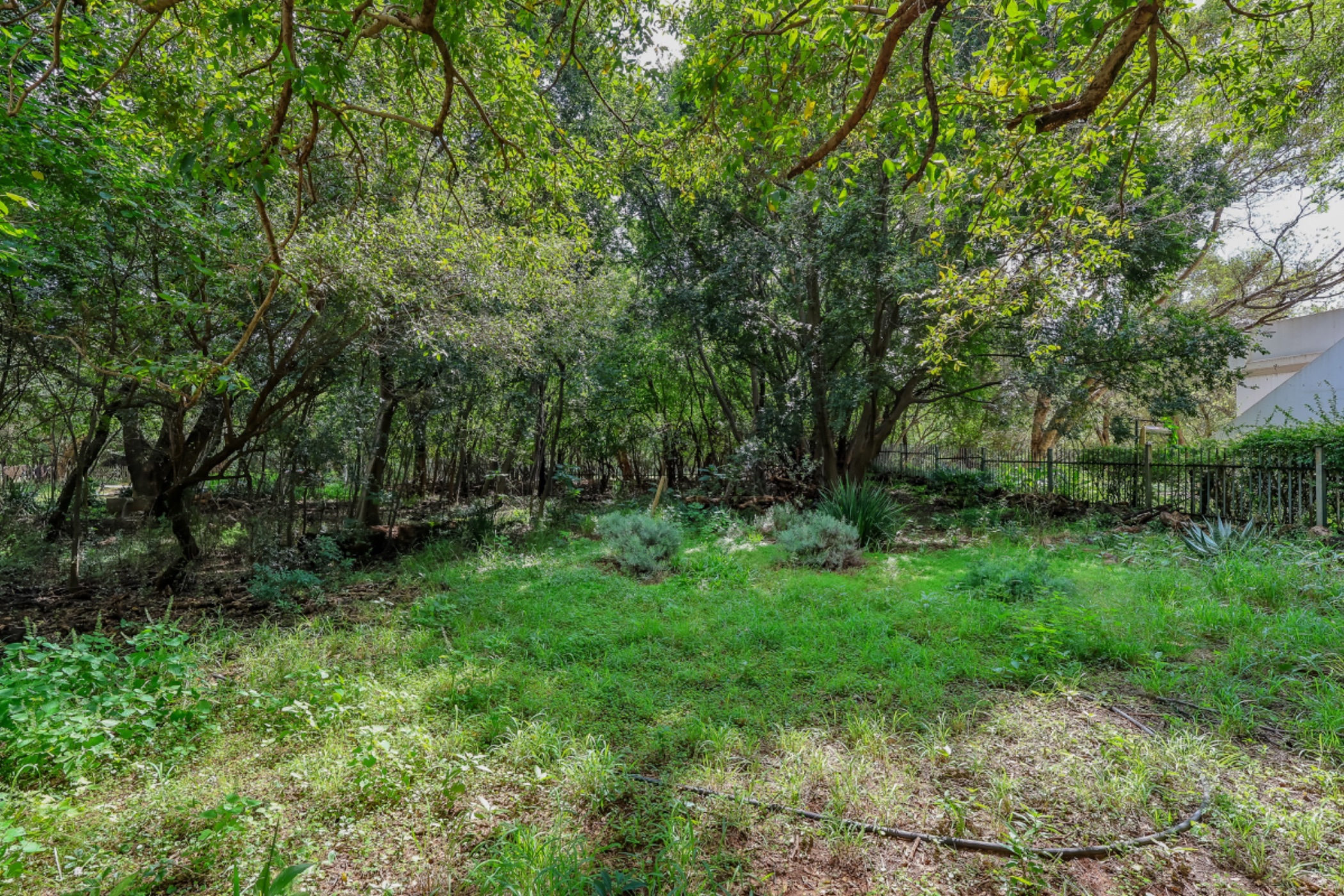 597 m&sup2; residential vacant land for sale in Westlake (Hartbeespoort)