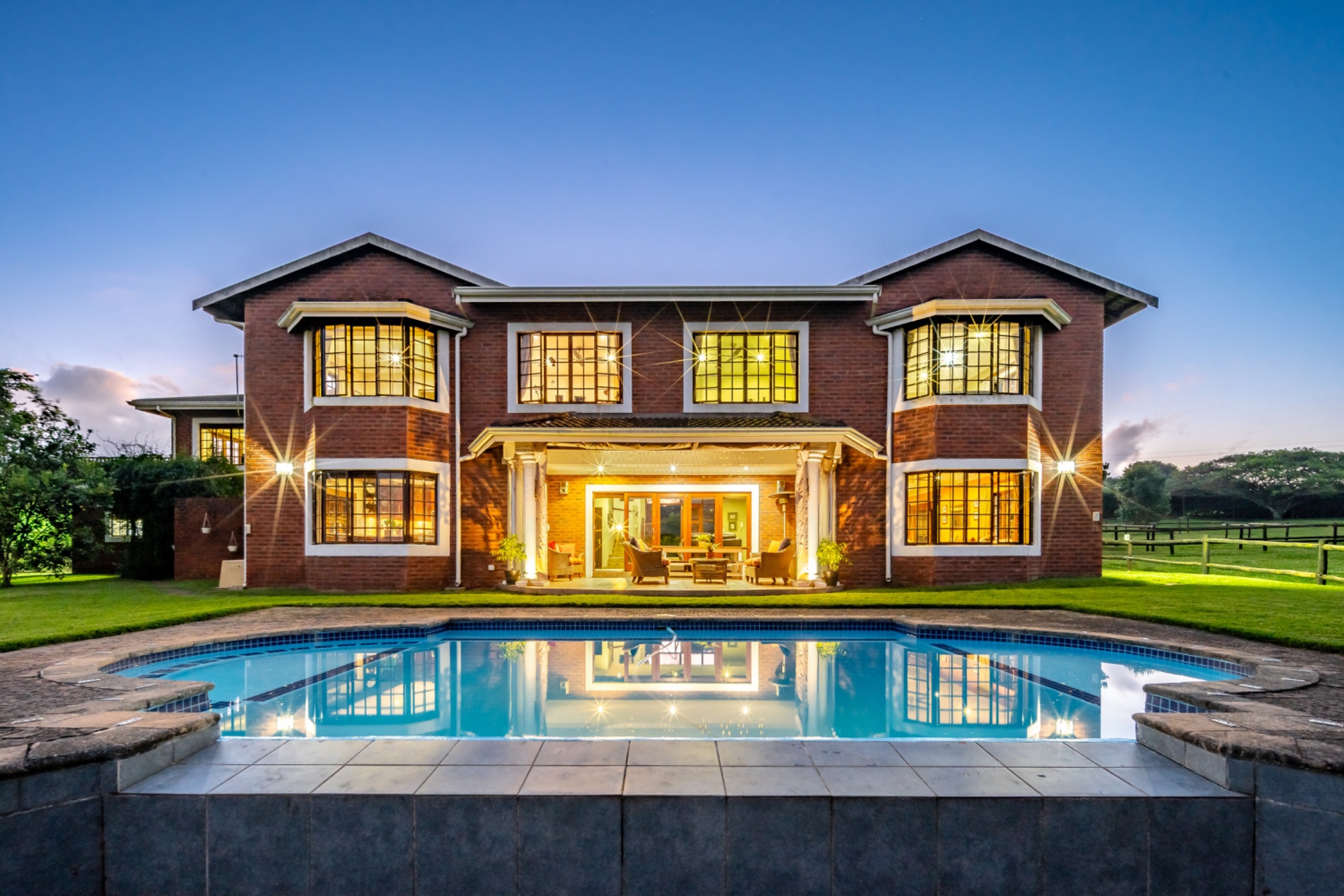 6 bedroom double-storey house for sale in Summerveld