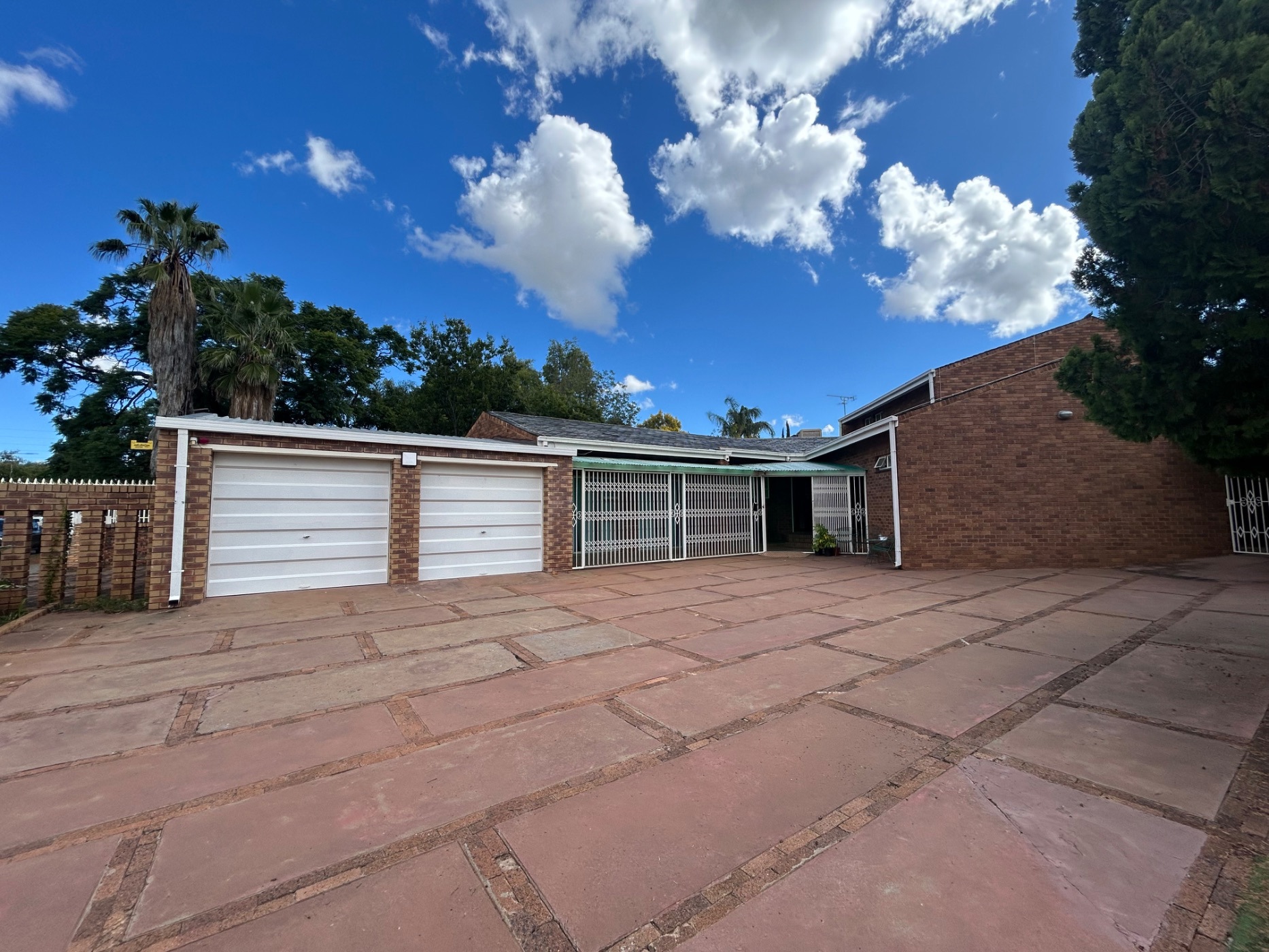 4 bedroom house for sale in Memorial Road Area