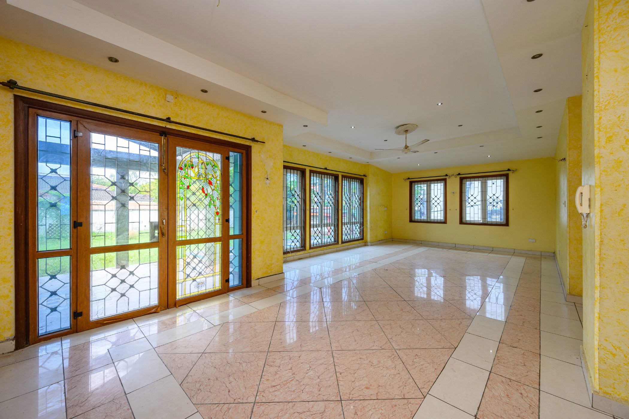 6 bedroom house for sale in Kizingo (Kenya)