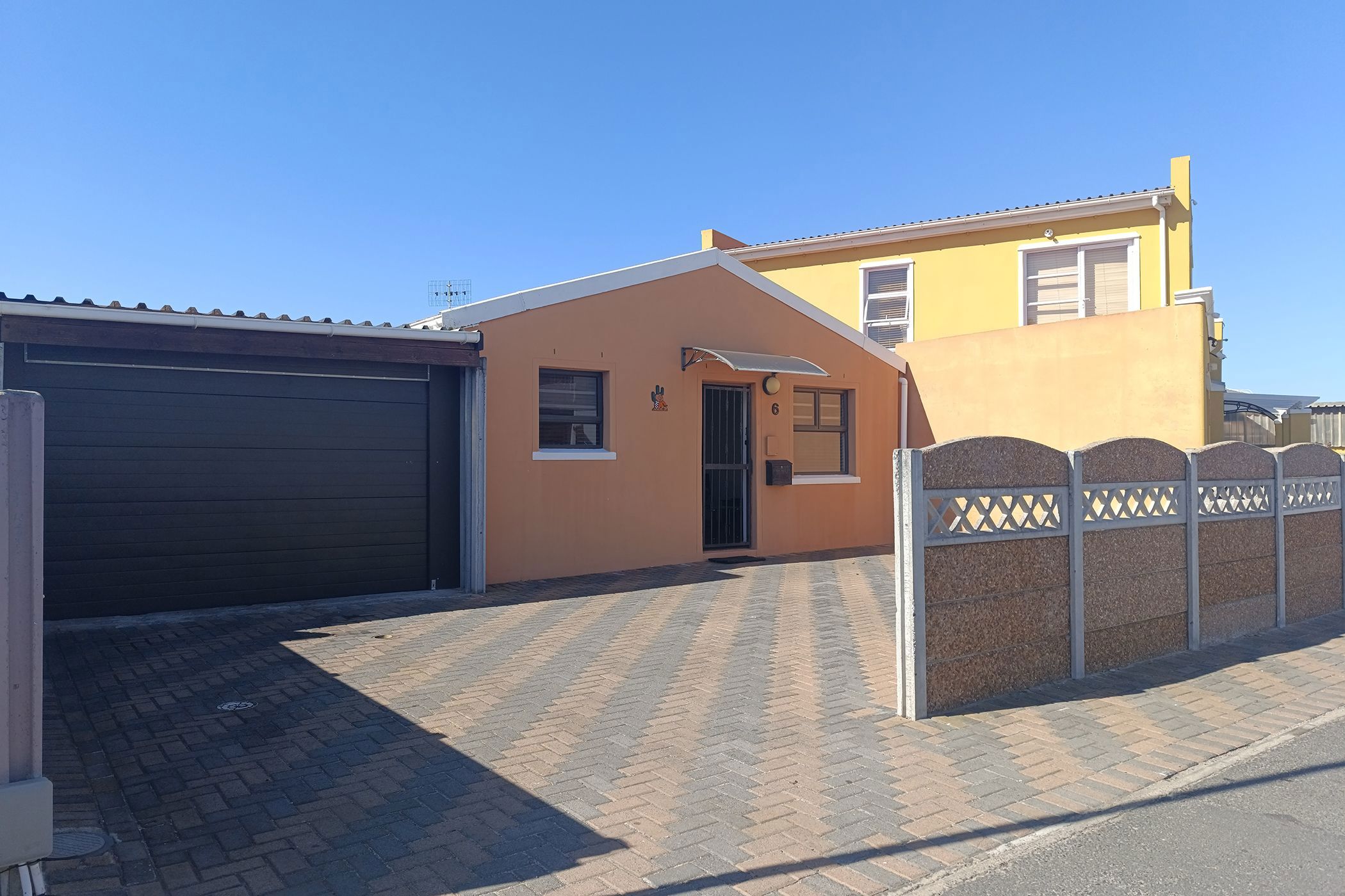 2 bedroom house for sale in Phoenix  (Milnerton)