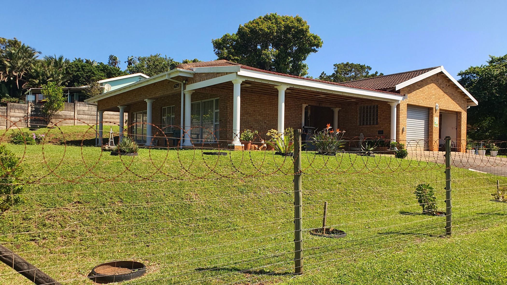 2 bedroom house for sale in Palm Beach