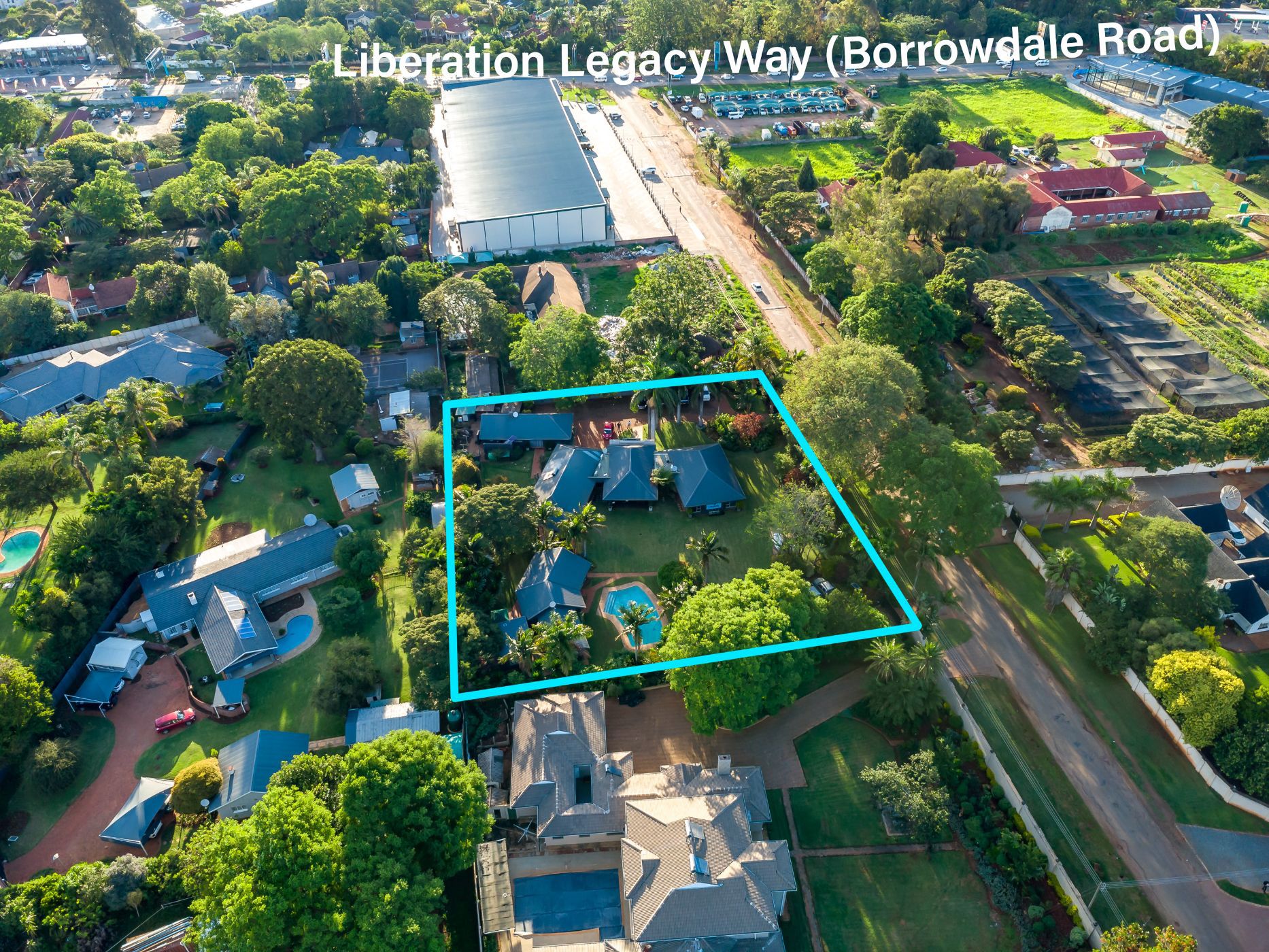 4047 m&sup2; commercial building for sale in Borrowdale (Zimbabwe)